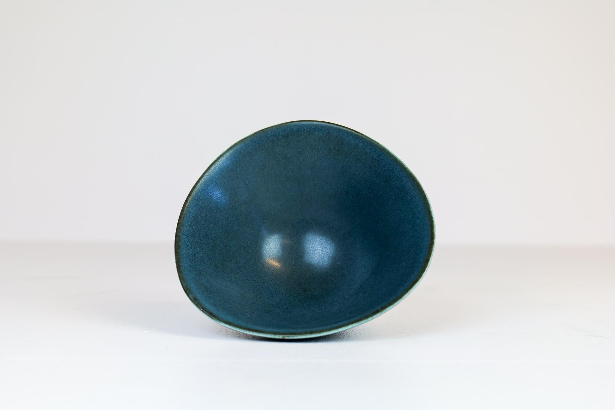 Midcentury Ceramic Bowl Rörstrand Carl Harry Stålhane, Sweden, 1950s For Sale 1
