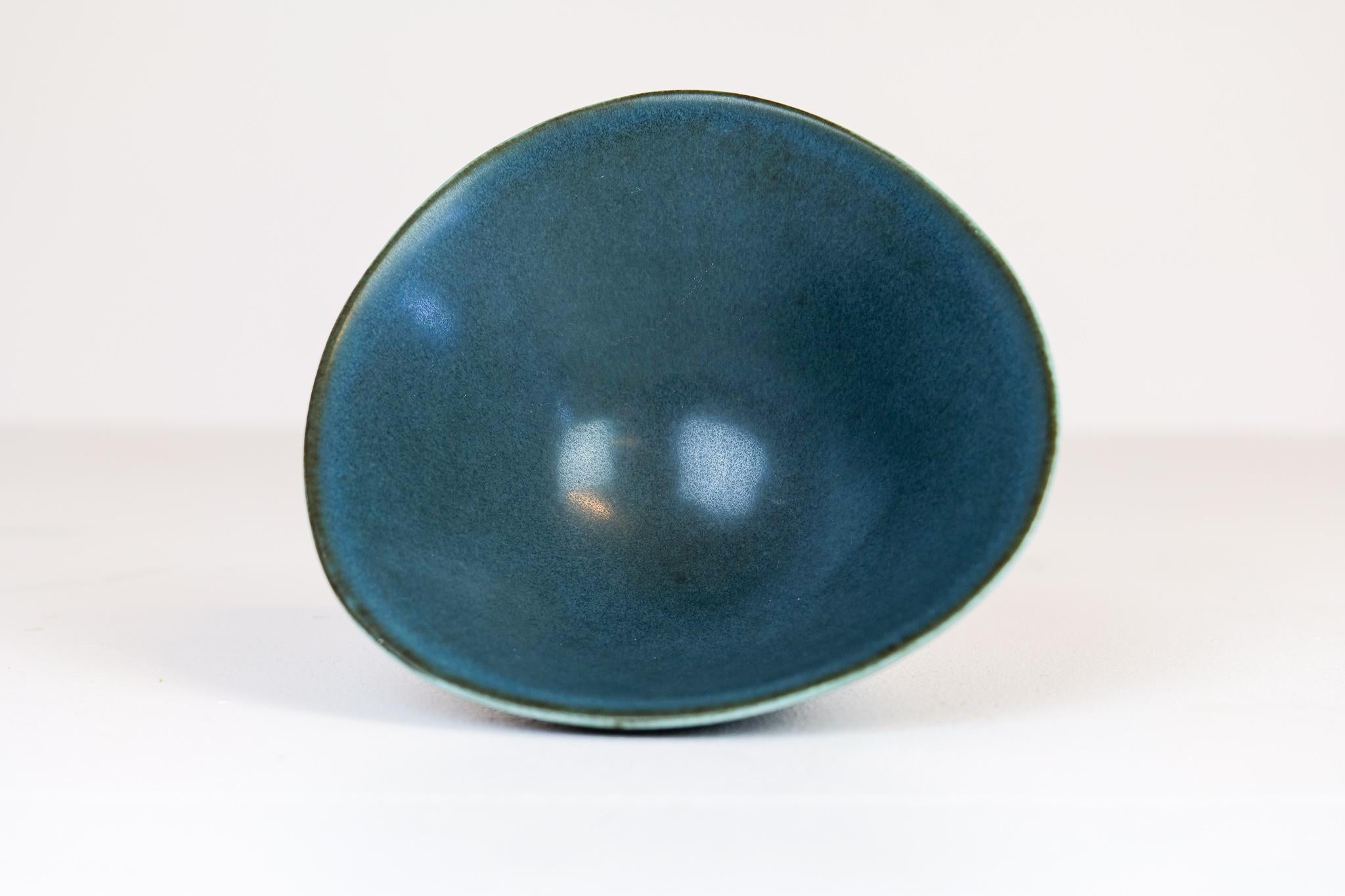Midcentury Ceramic Bowl Rörstrand Carl Harry Stålhane, Sweden, 1950s For Sale 2