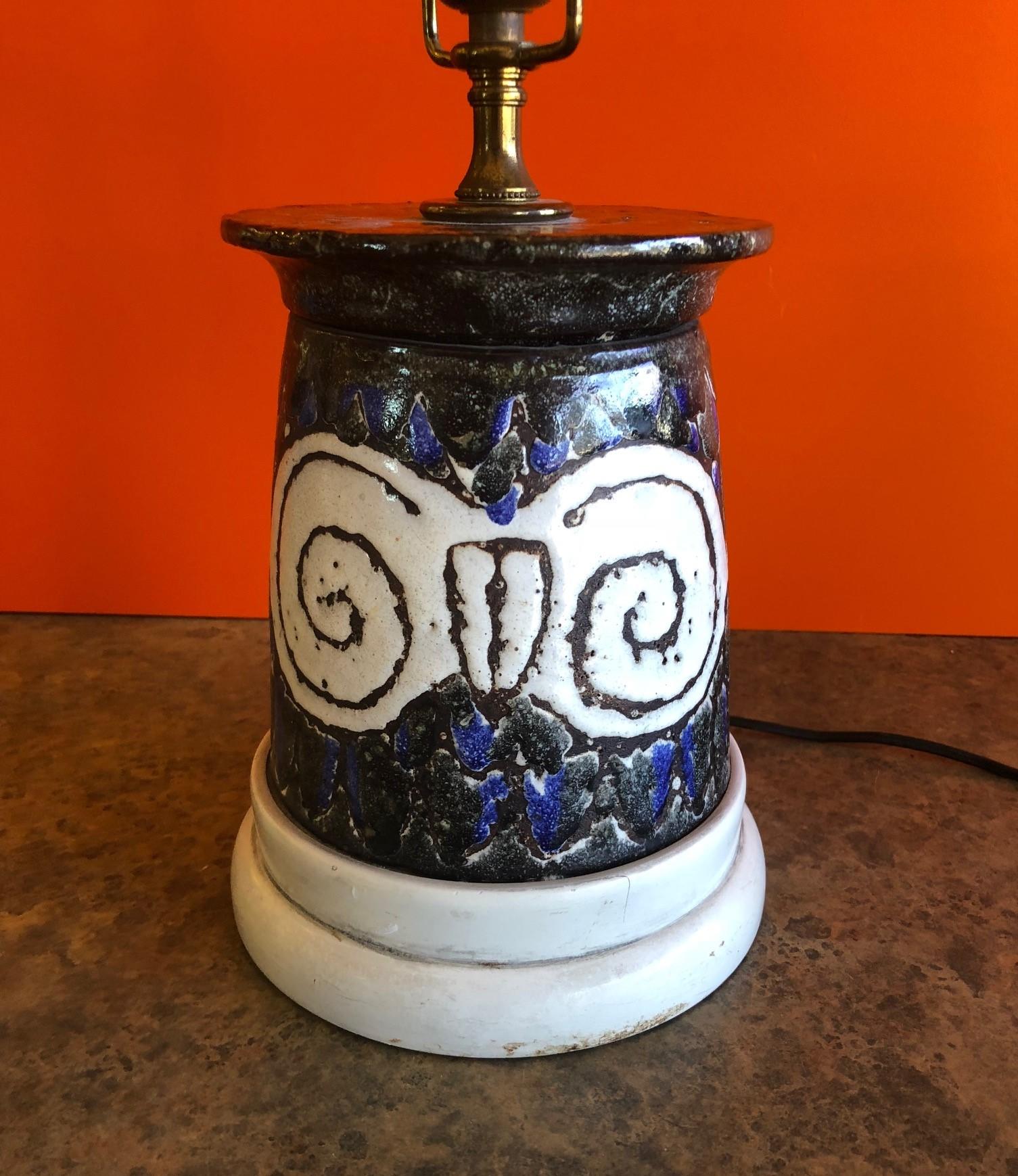 Midcentury Ceramic Geometric Lamp by Chilo Inch In Good Condition For Sale In San Diego, CA