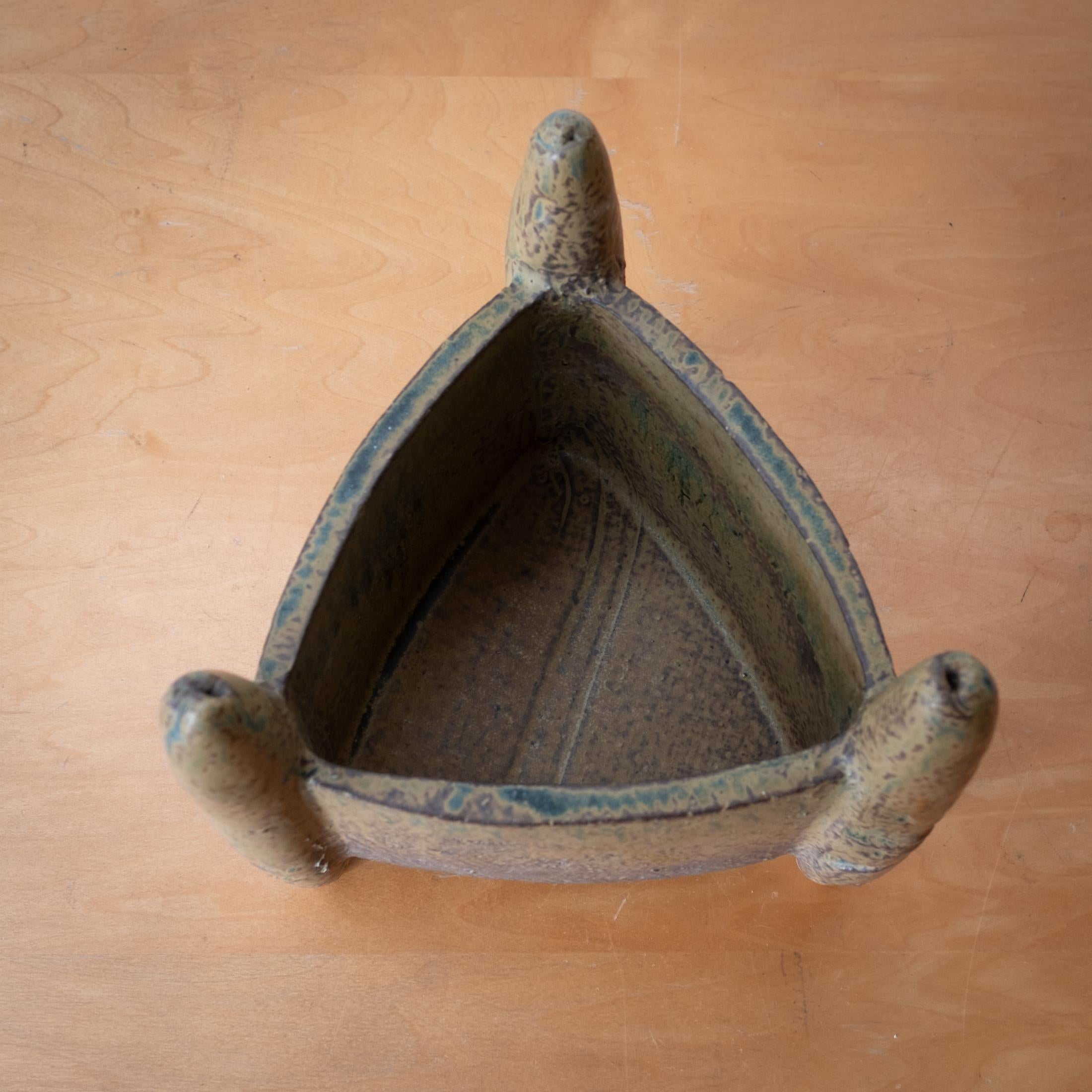 Mitte des Jahrhunderts Keramik Ikebana Dreieckige Stativ Vase Pflanzer Skulptur Japan 1960 im Angebot 5