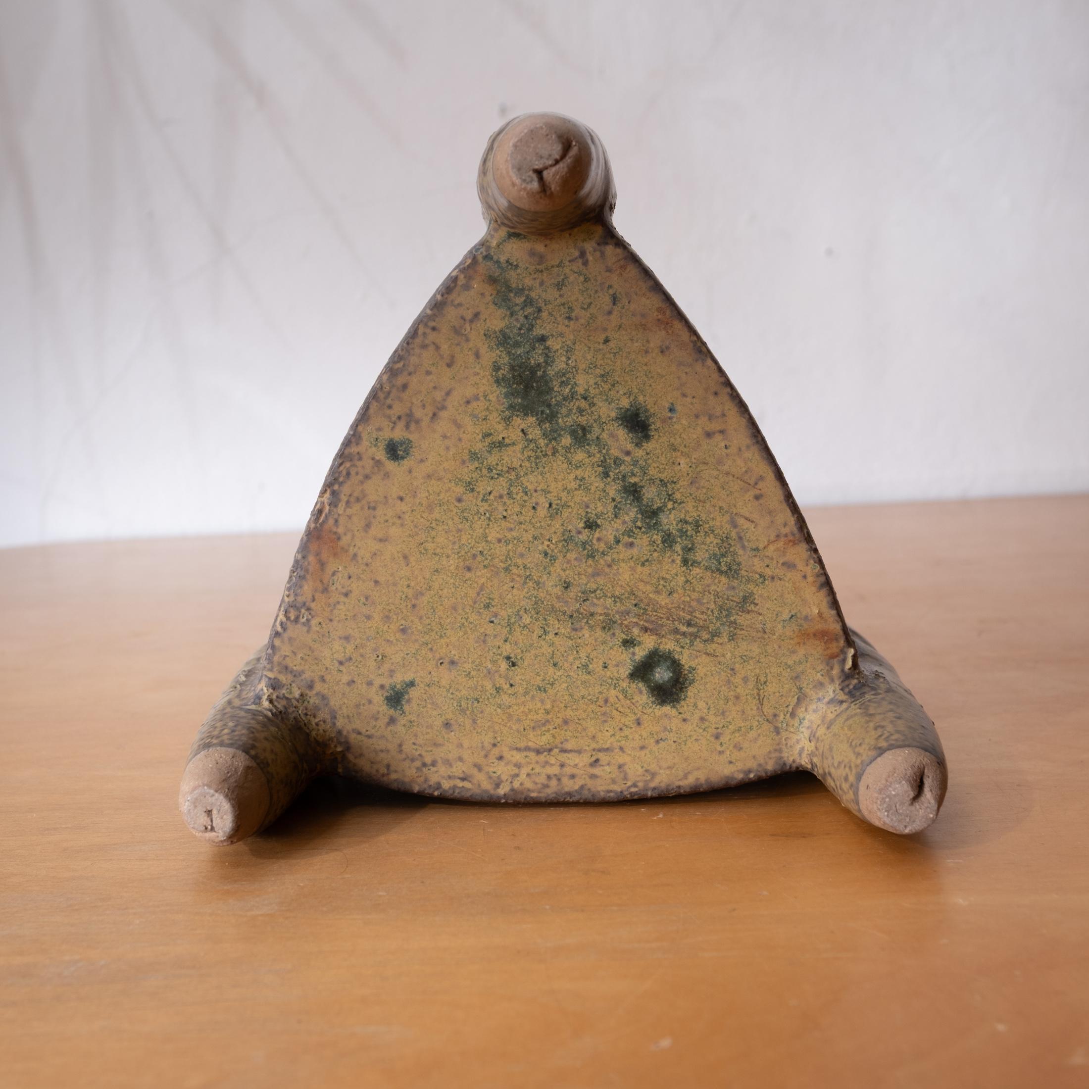 Mitte des Jahrhunderts Keramik Ikebana Dreieckige Stativ Vase Pflanzer Skulptur Japan 1960 im Angebot 7