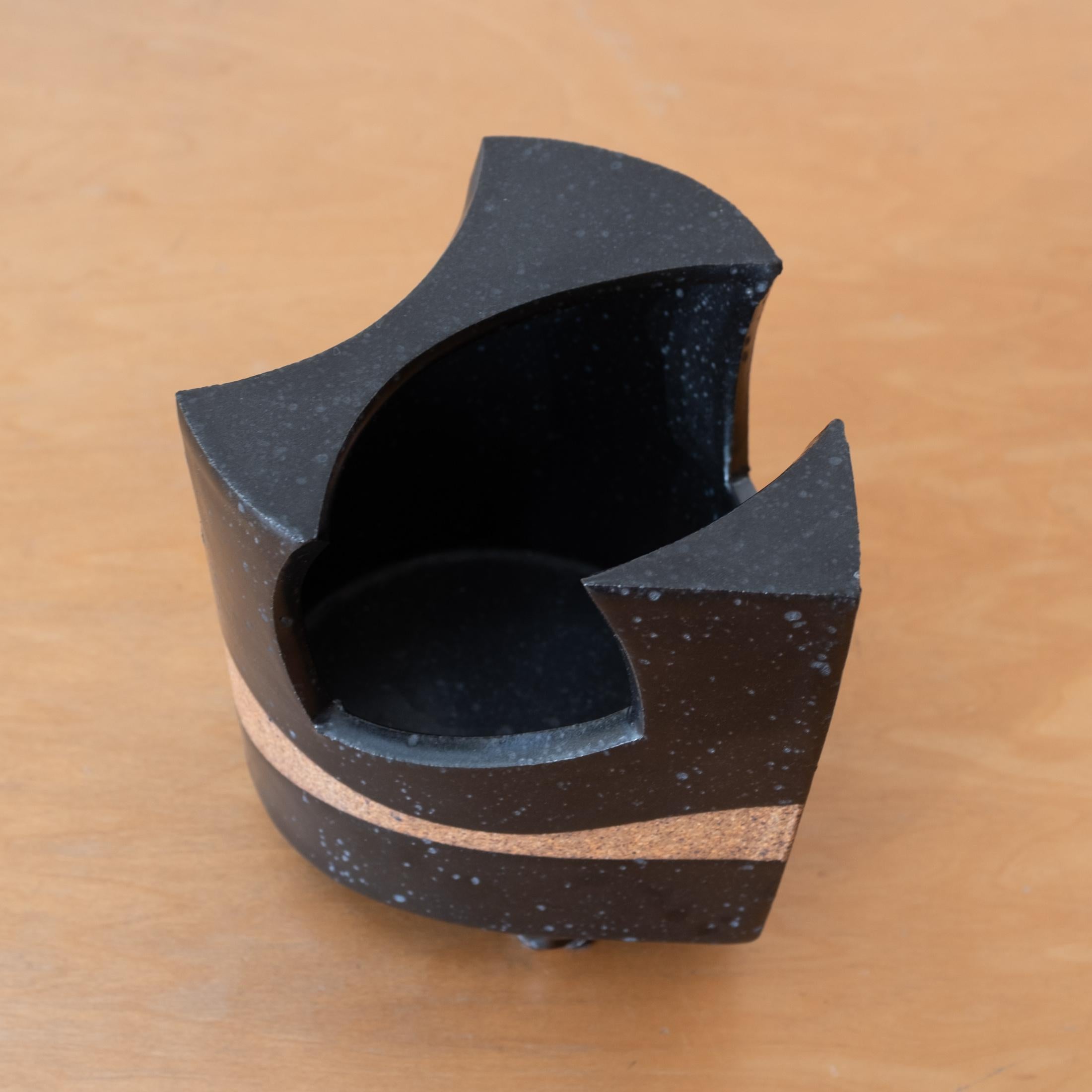 Vaso scultura Ikebana in ceramica del Medioevo, Giappone 1960 in vendita 4