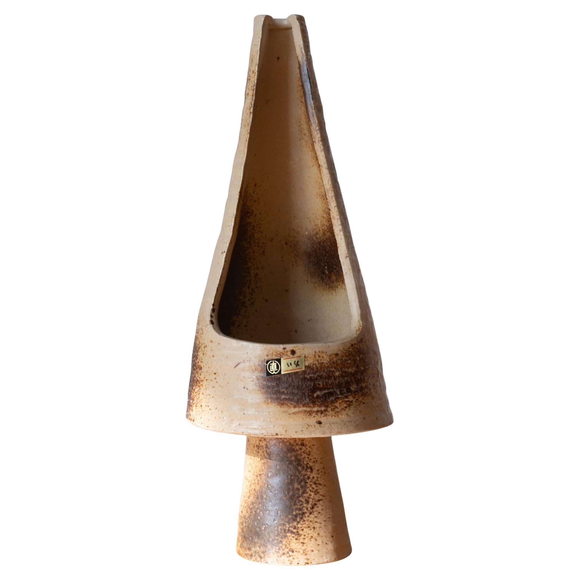 Vaso scultura Ikebana in ceramica del Medioevo, Giappone 1960