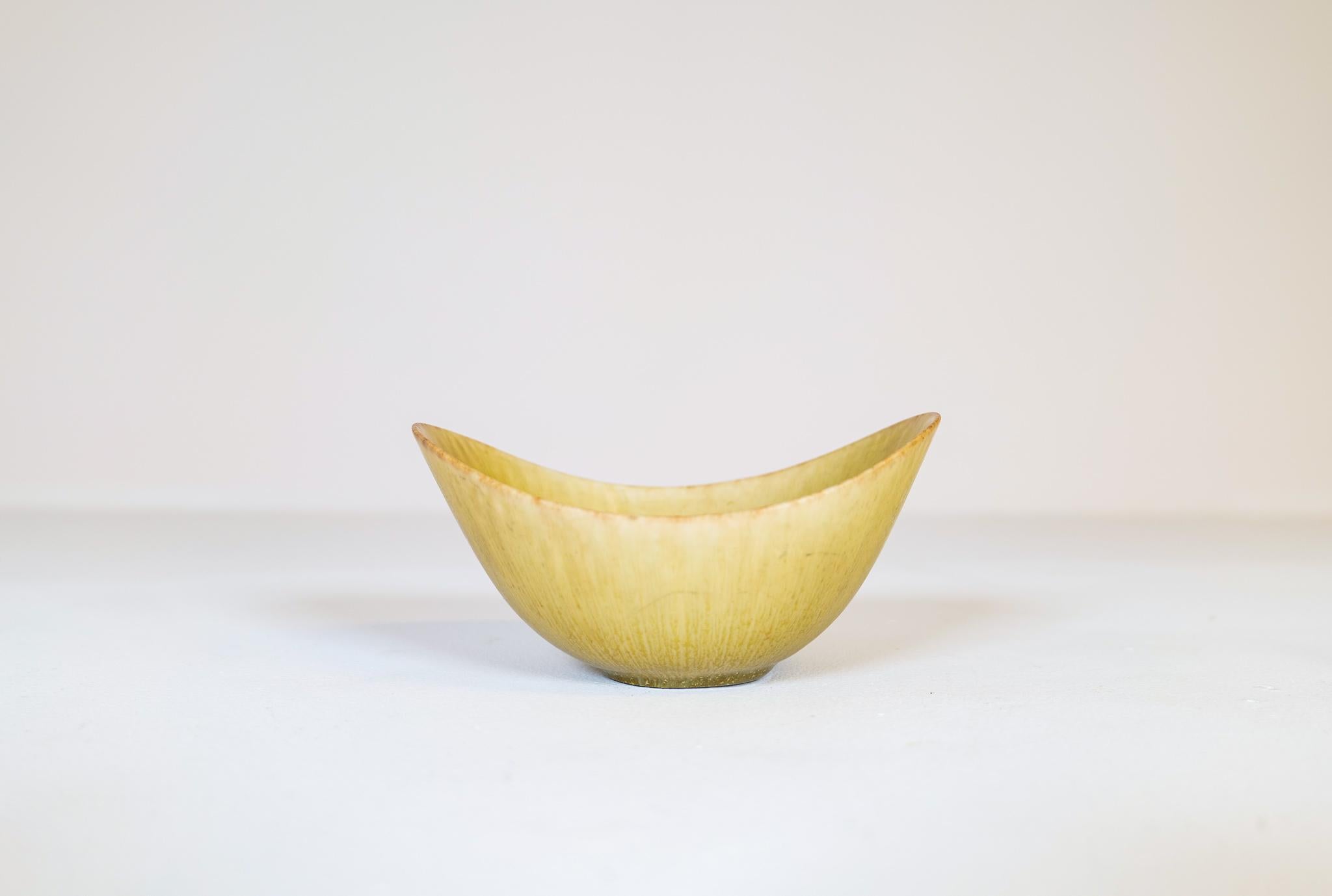 Midcentury Modern Ceramic set of 3 Bowls Gunnar Nylund Rörstrand, Sweden For Sale 4