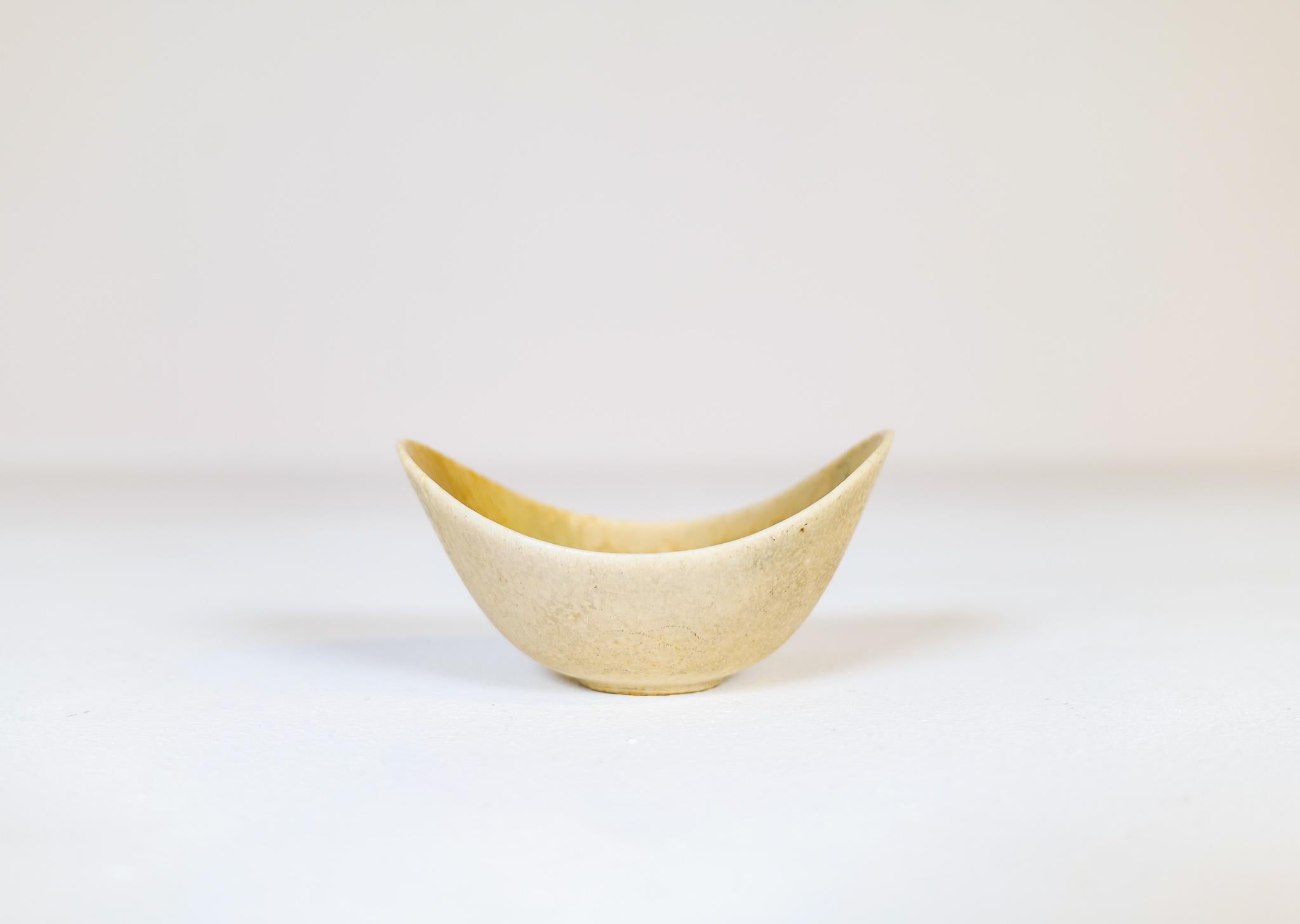 Midcentury Modern Ceramic Set of 3 Bowls Gunnar Nylund Rörstrand, Sweden For Sale 4