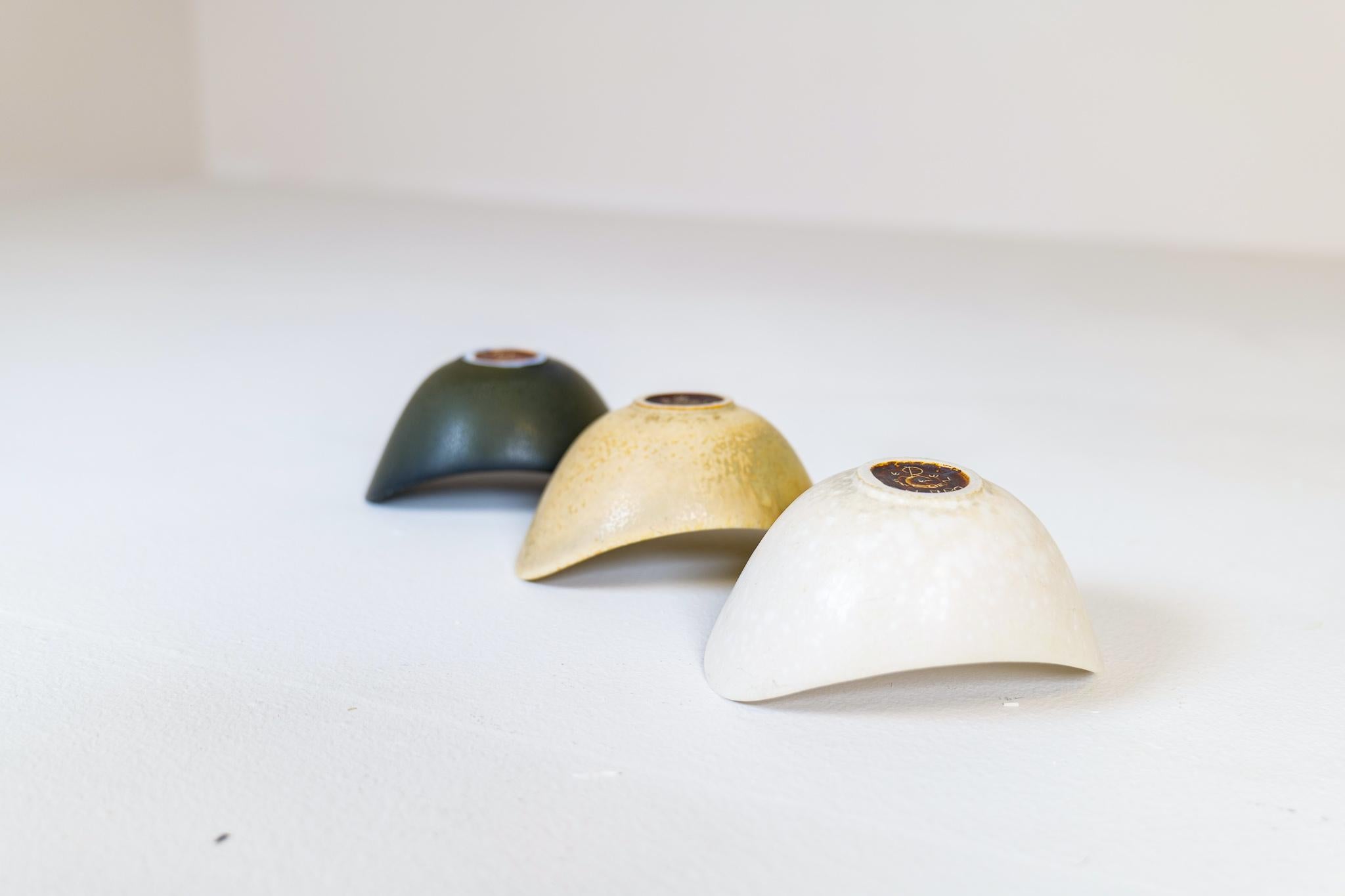Midcentury Modern Ceramic Set of 3 Bowls Gunnar Nylund Rörstrand, Sweden For Sale 8