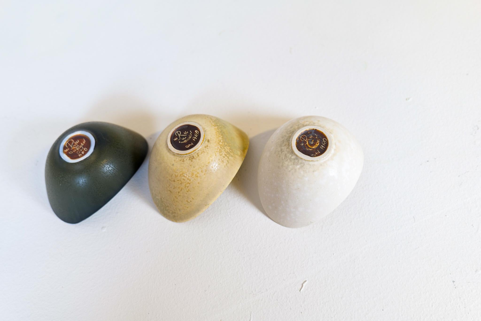 Midcentury Modern Ceramic Set of 3 Bowls Gunnar Nylund Rörstrand, Sweden For Sale 9