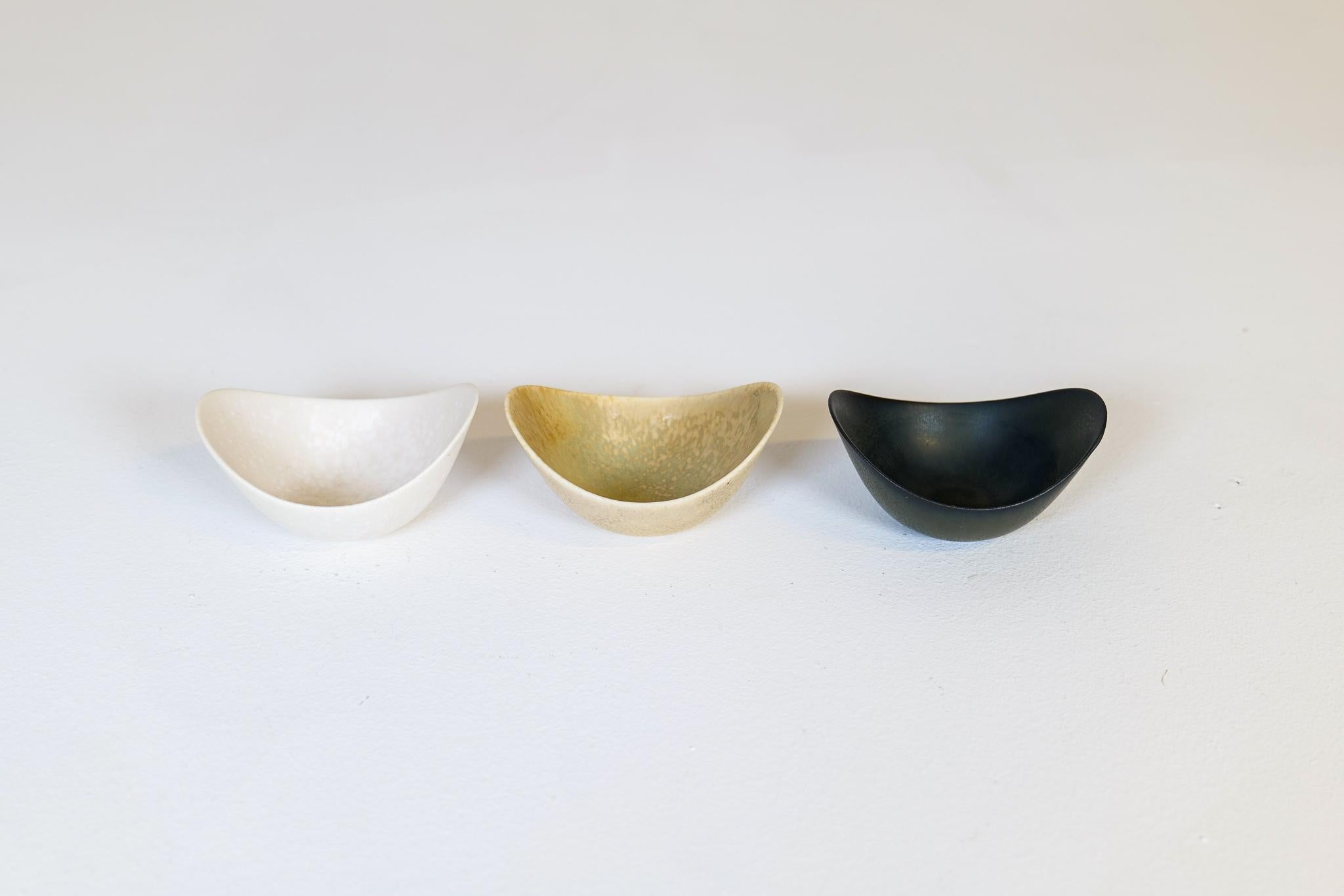 Midcentury Modern Ceramic Set of 3 Bowls Gunnar Nylund Rörstrand, Sweden For Sale 1