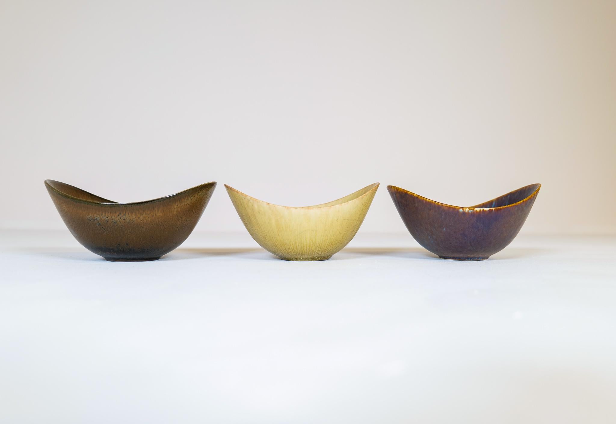 Midcentury Modern Ceramic set of 3 Bowls Gunnar Nylund Rörstrand, Sweden For Sale 2