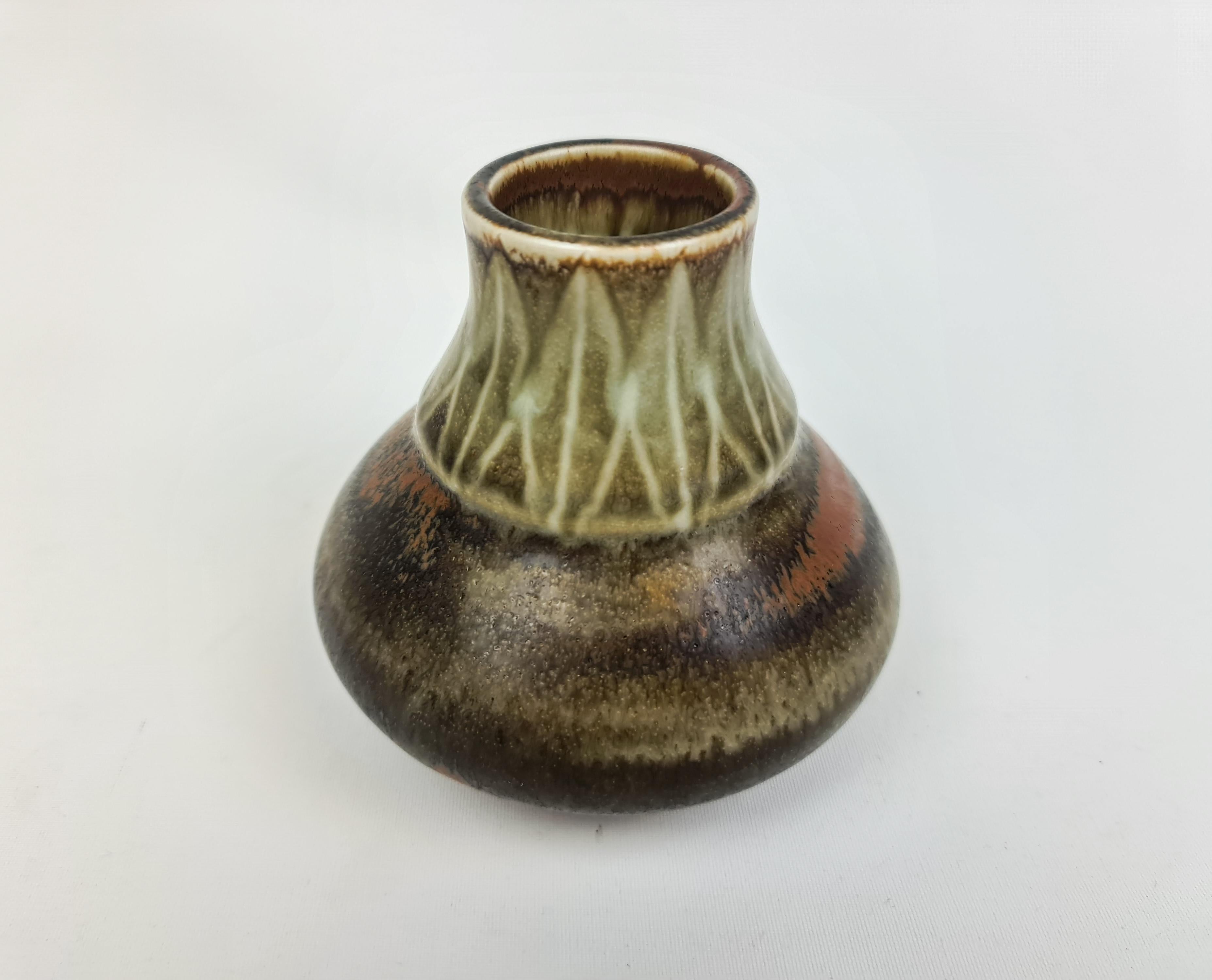 Mid-Century Modern Vase de studio en céramique du milieu du siècle dernier Rrstrand Carl Harry Stlhane, Suède en vente