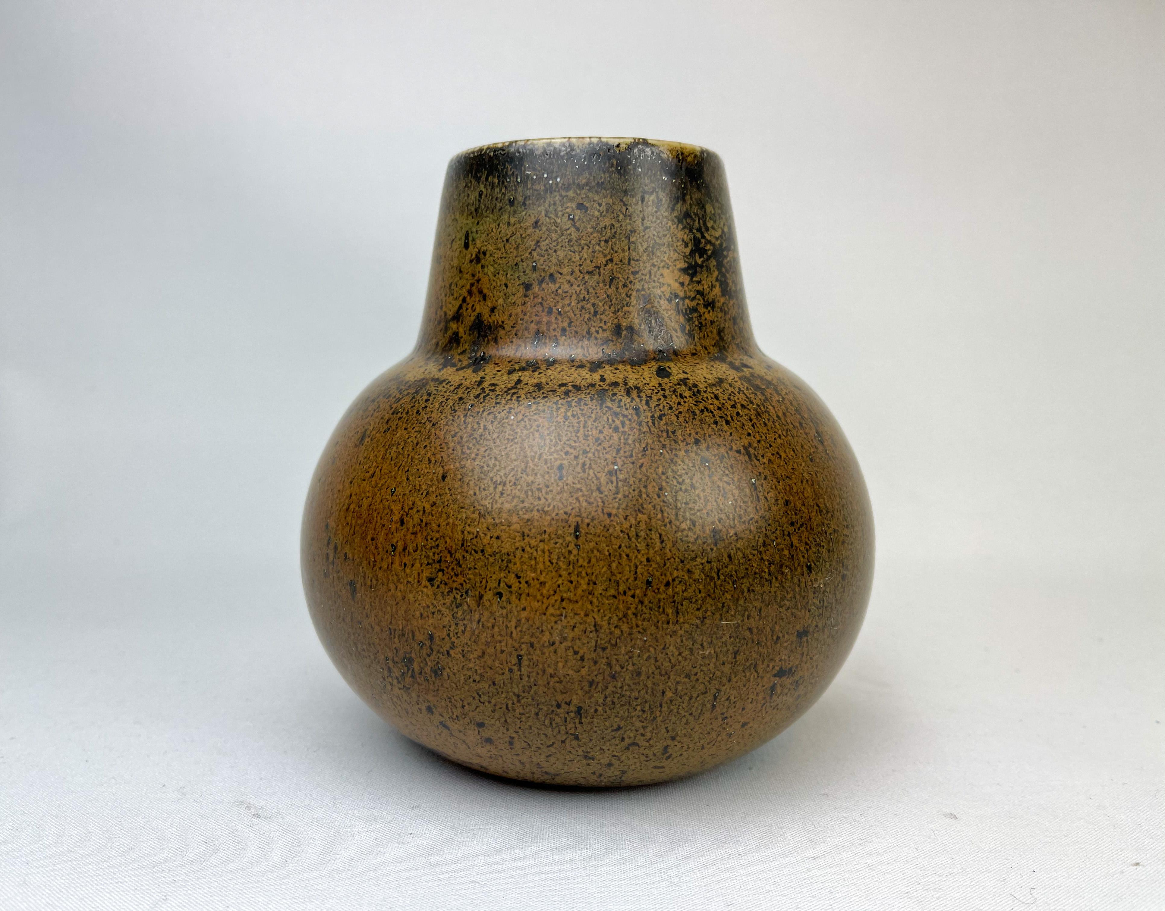 Moderne Keramik-Studio-Vase aus der Jahrhundertmitte Rörstrand Carl Harry Stålhane, Schweden (Moderne der Mitte des Jahrhunderts) im Angebot