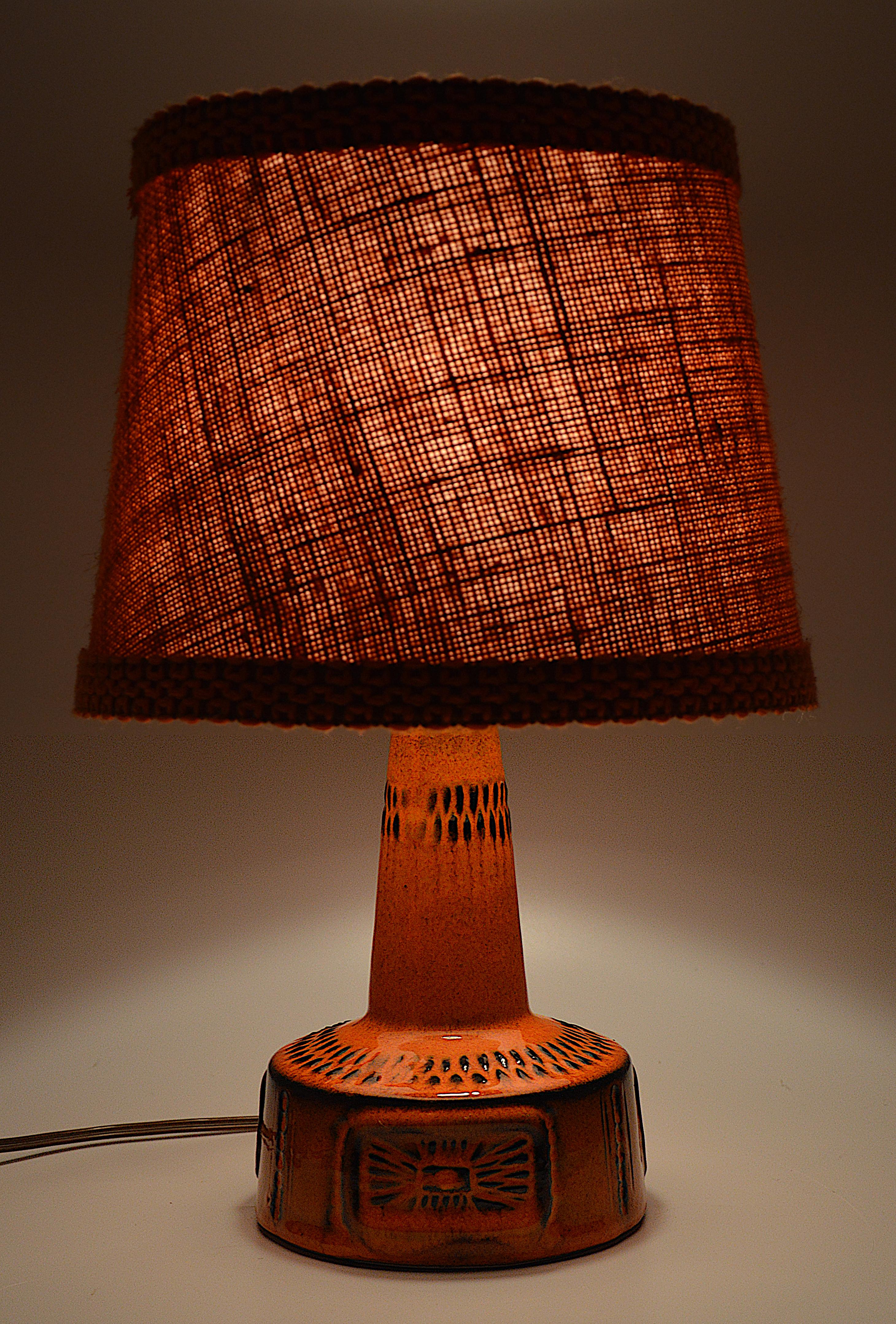 Tedesco Lampada da tavolo in ceramica del Medioevo, anni '60 in vendita
