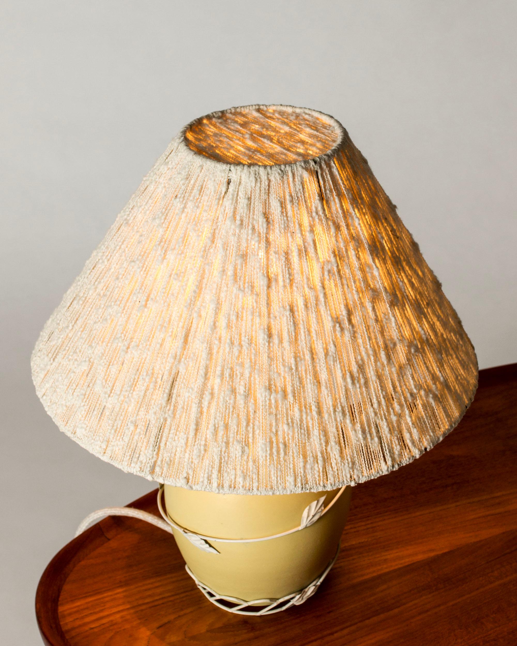 Scandinavo moderno Lampada da tavolo in ceramica del Medioevo, Corona Belysningskultur, Svezia, anni '40