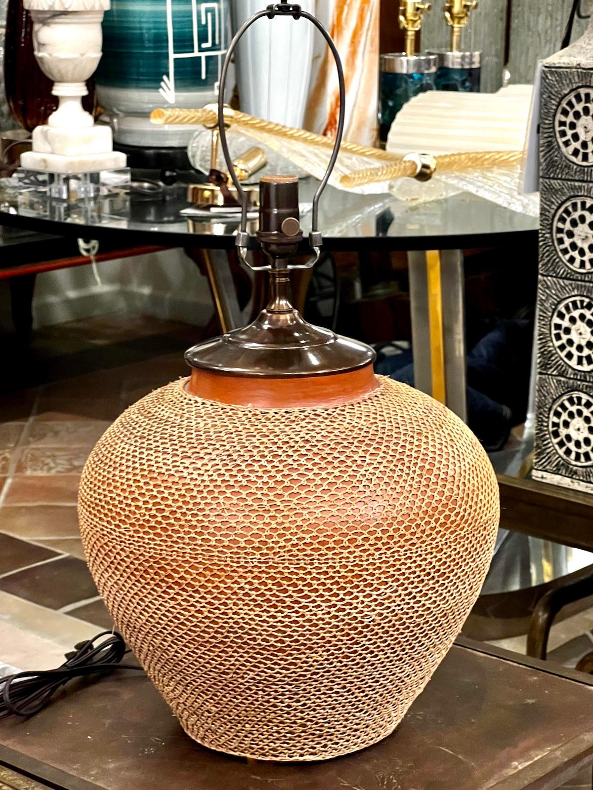 Mid-Century Ceramic Table Lamp In Good Condition For Sale In New York, NY