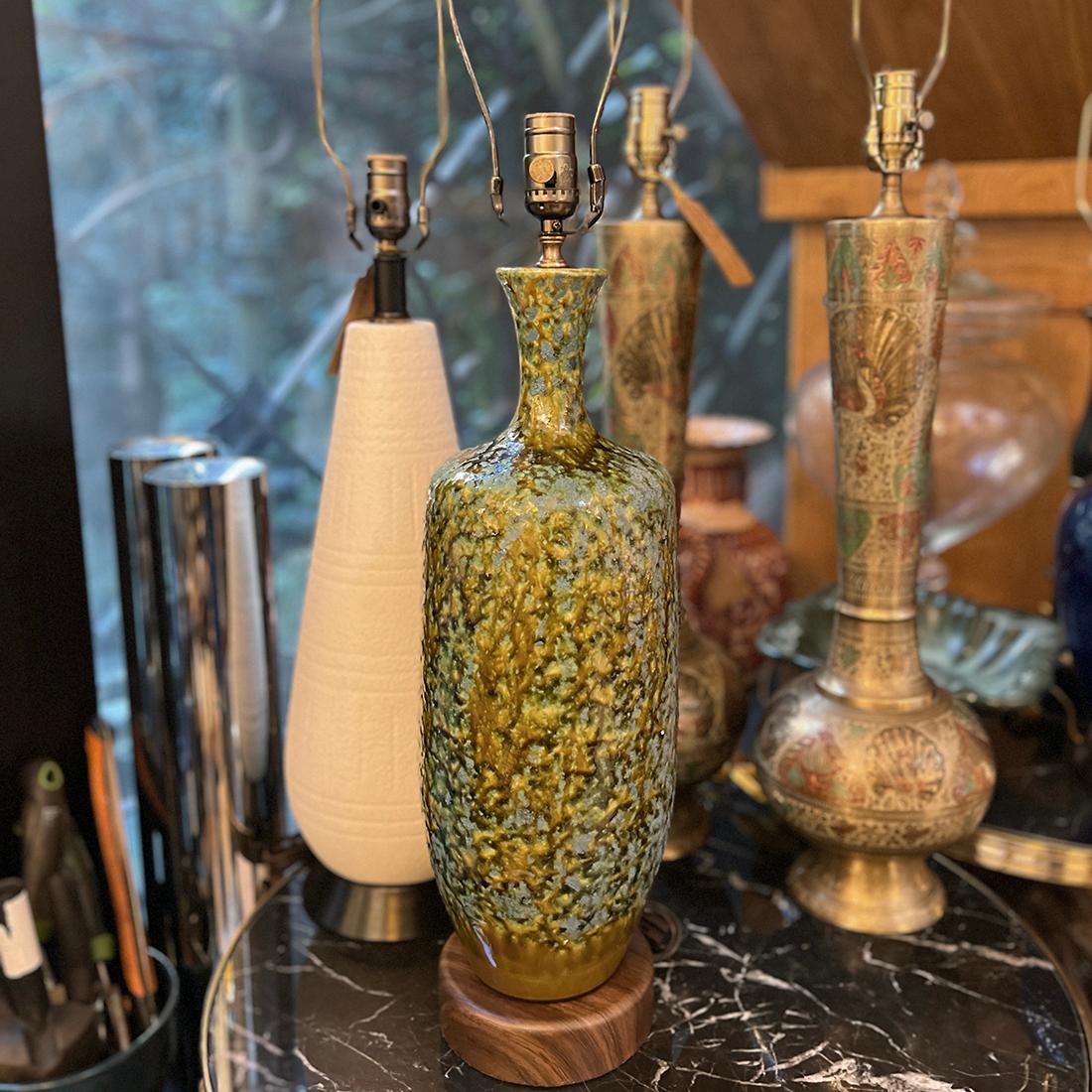 Milieu du XXe siècle Lampe de table en céramique du milieu du siècle en vente