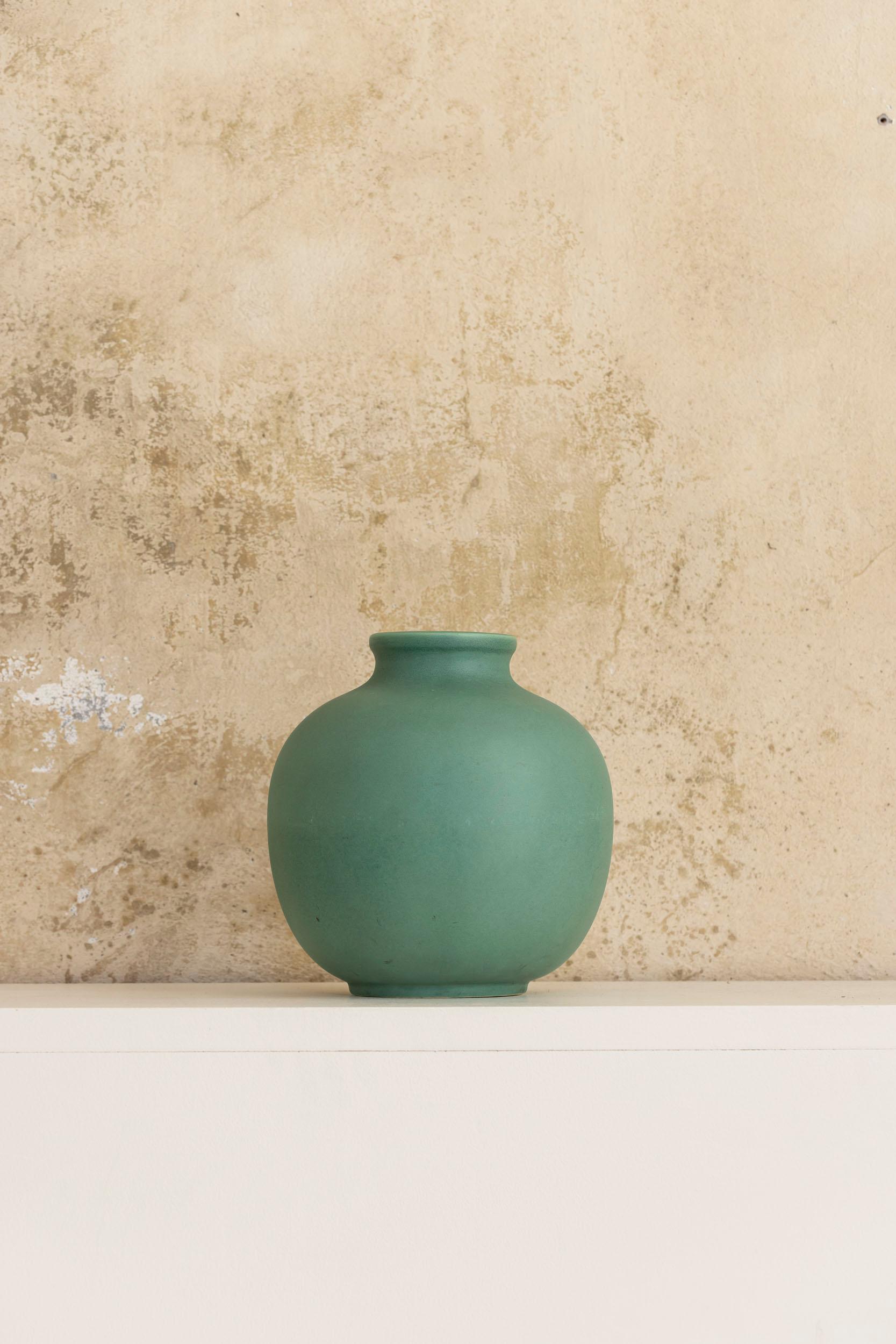 San Cristoforo ceramic green vase by Gio Ponti and Giovanni Gariboldi 
manufactured by Richard Ginori. 
Signed Richard Ginori on the bottom.
Perfect vintage condition
Italy 1940s
It can match with other 3 pieces from a private collection.