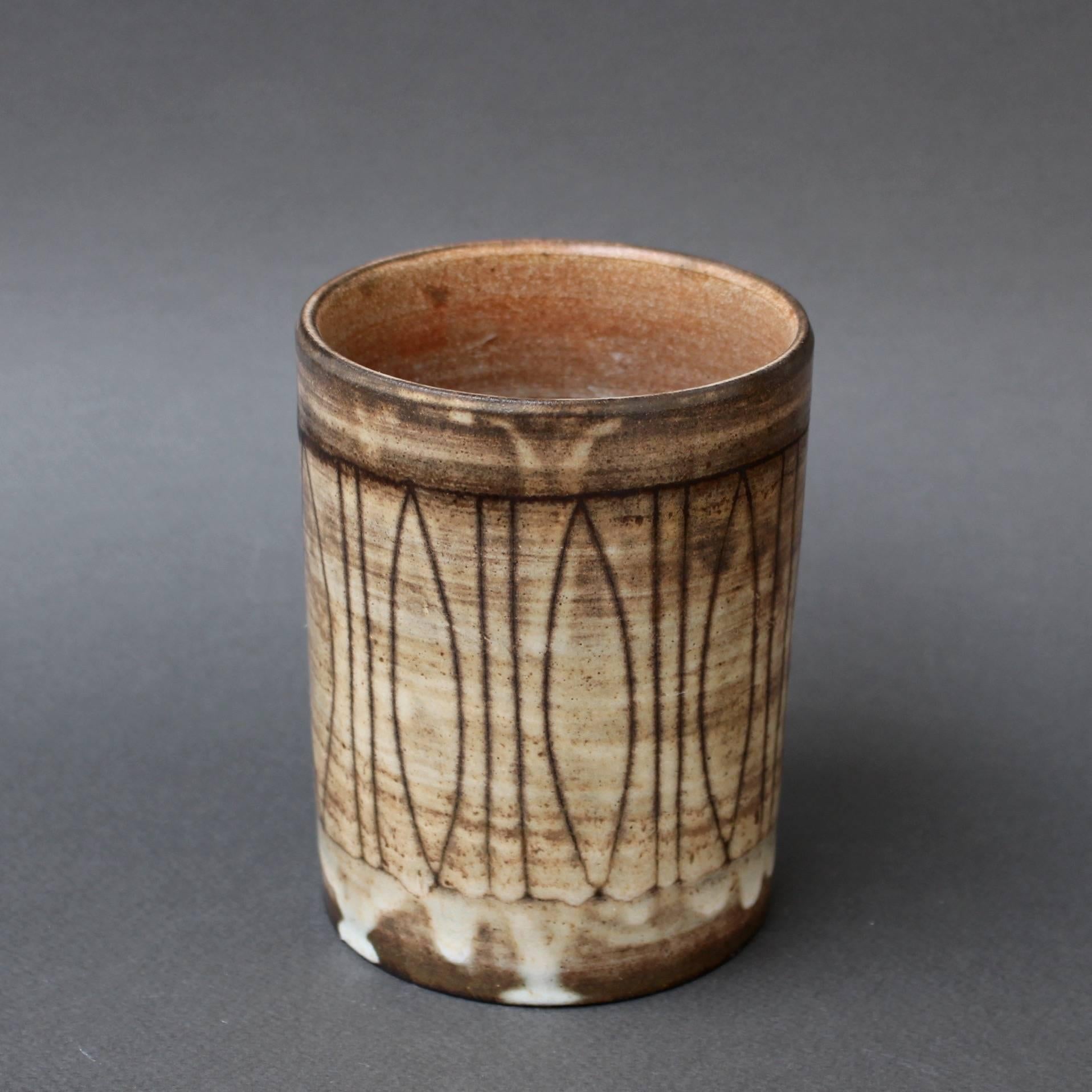 Vaso in ceramica del Medioevo di Jacques Pouchain, Atelier A Dieulefit, circa 1960 In condizioni buone in vendita a London, GB