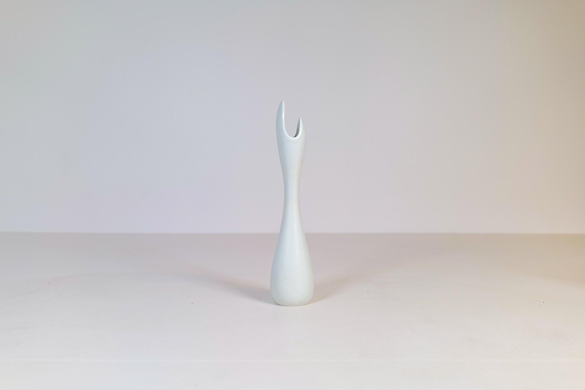 Suédois Vase en céramique moderne du milieu du siècle 