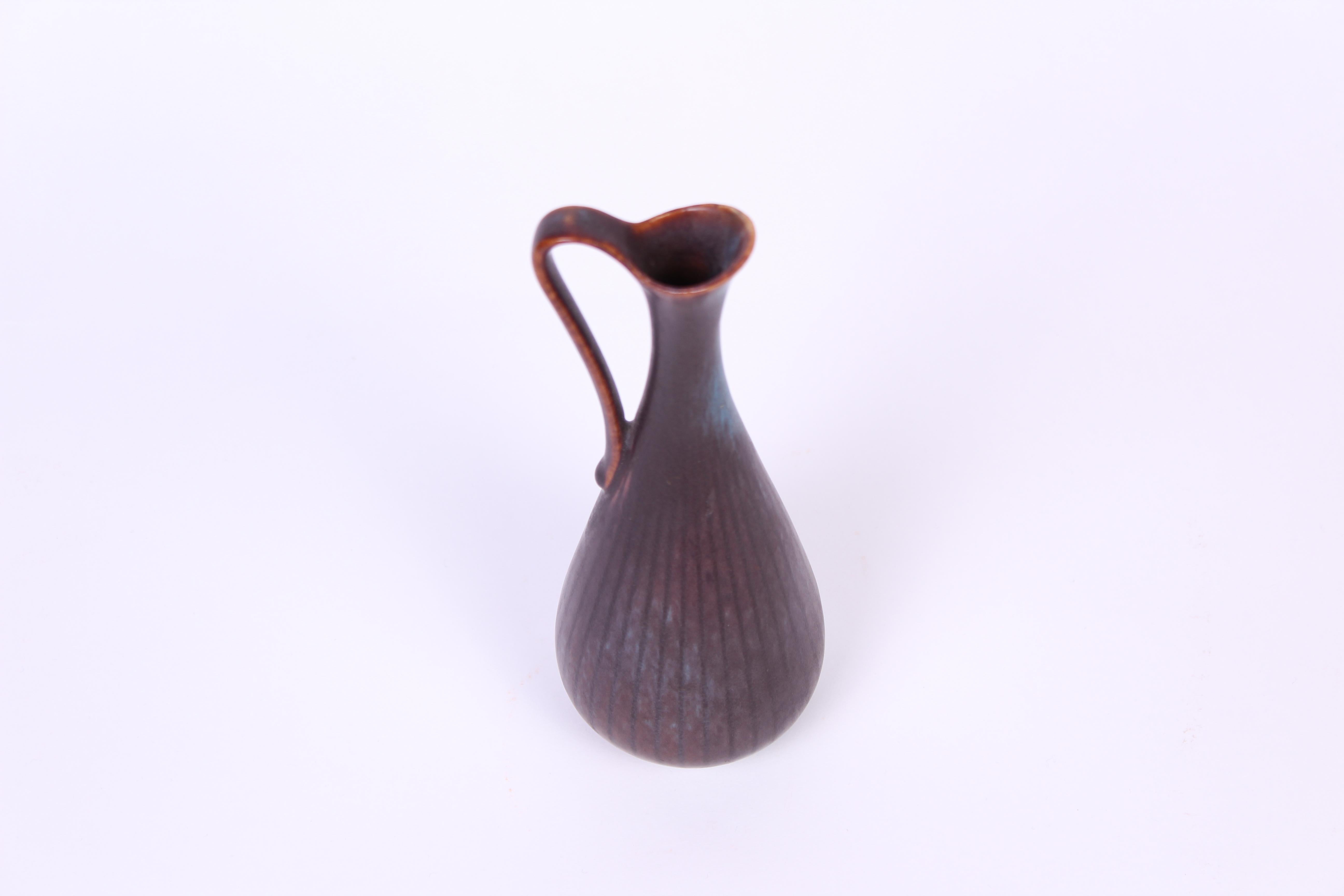Midcentury Ceramic Vase with Handle by Gunnar Nylund for Rörstrand (Keramik) im Angebot