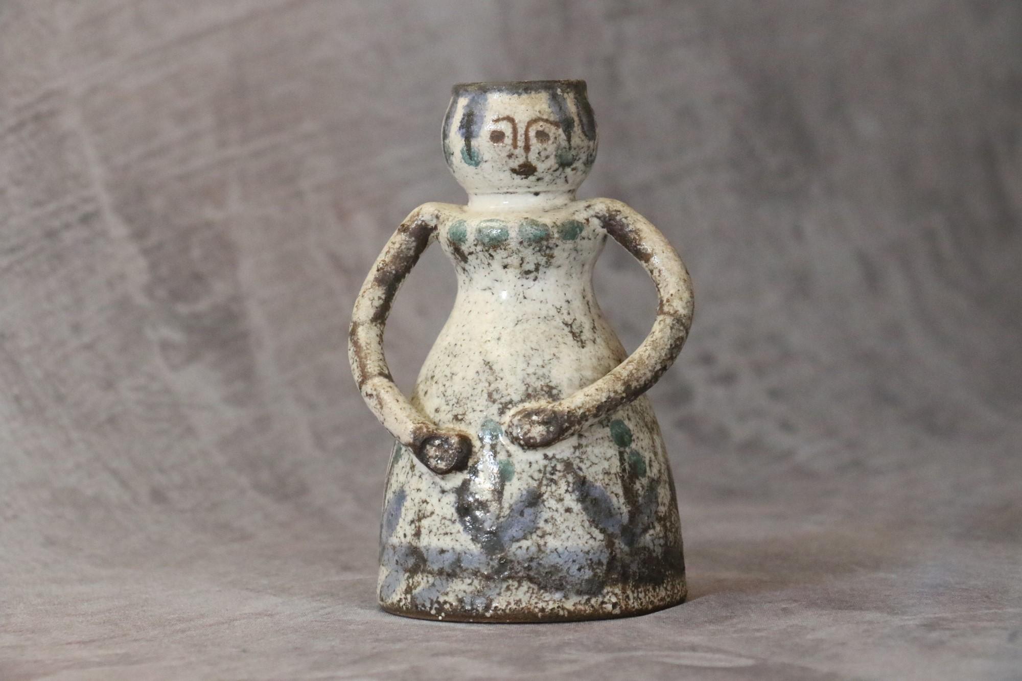 Mid-Century Ceramic Woman by Atelier Le Murier Gustave Reynaud, Vallauris, 1960s In Excellent Condition For Sale In Camblanes et Meynac, FR