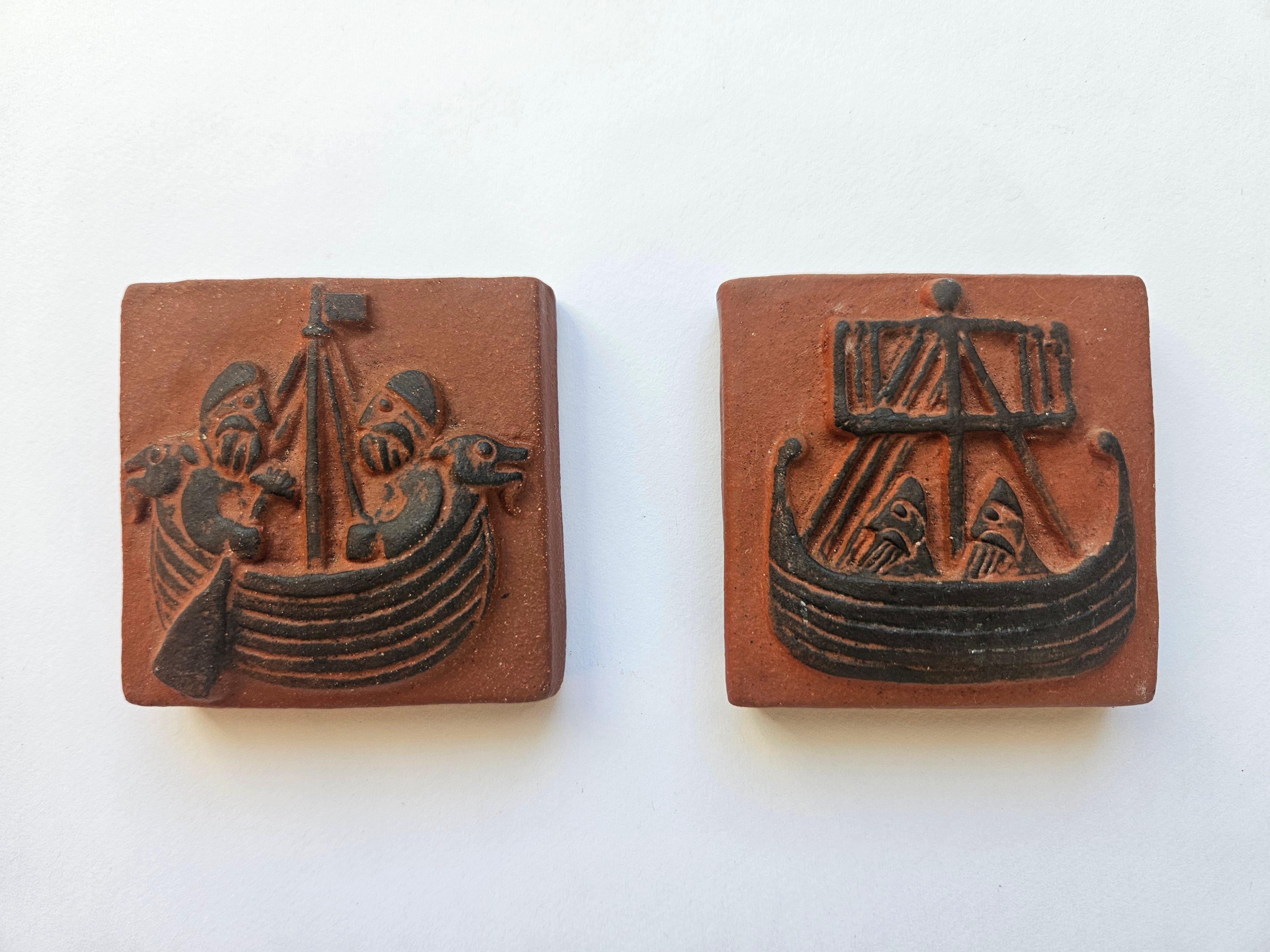 Céramique Carreaux de céramique du milieu du siècle, motifs vikings, Thyssen, Danemark, 1960, ensemble de 2 en vente