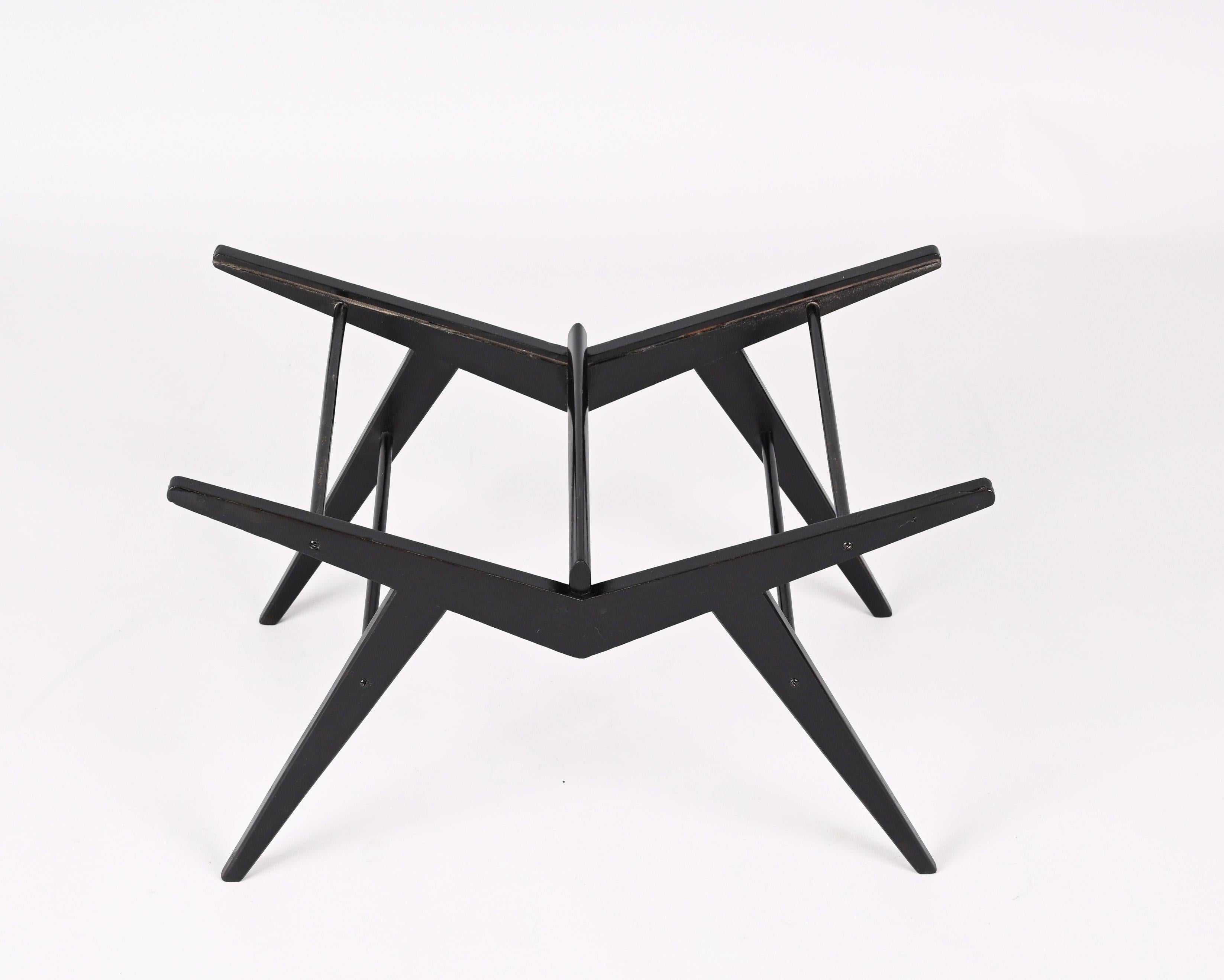 Mid-Century Cesare Lacca Black Lacquered Beech Wood Italian Magazine Rack, 1950s For Sale 8