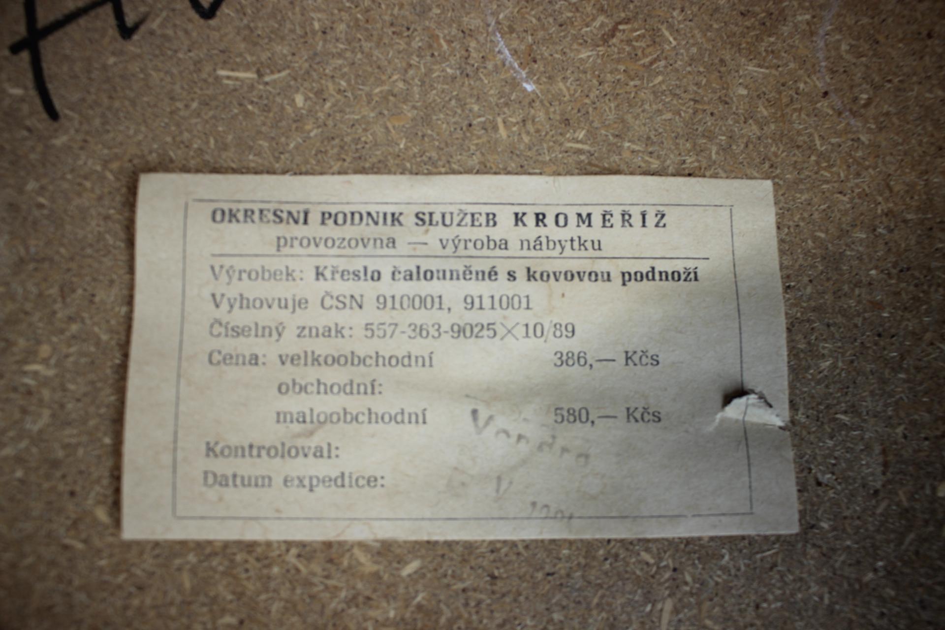Satz von 5 Vintage-Stühlen von Kroměříž, 1984 im Angebot 8