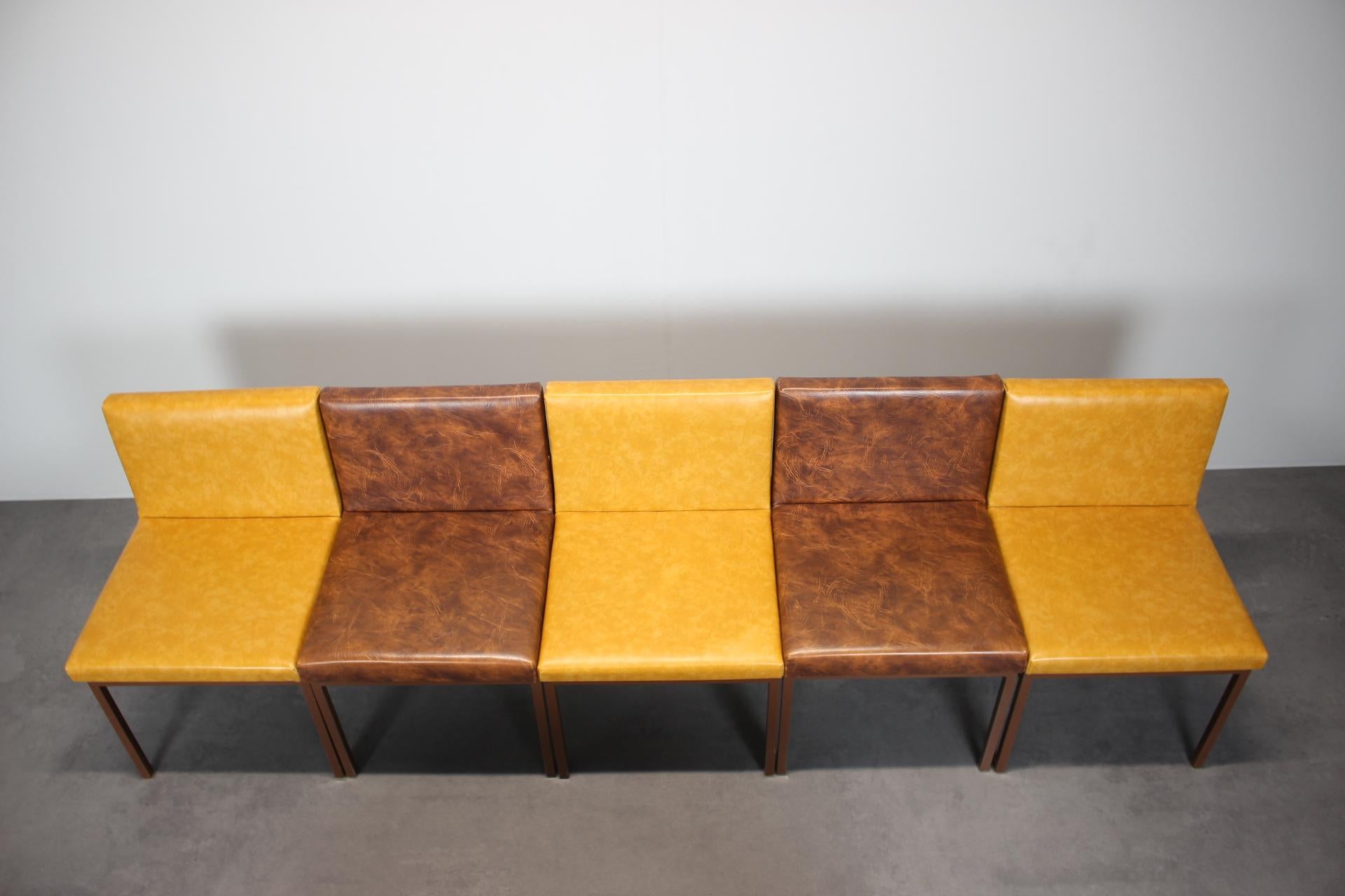 - Made in Czech republic,
- made of faux leather, metal,
- good condition,
- shows signs of use,
- seat height of brown 42cm, yellow 40cm.