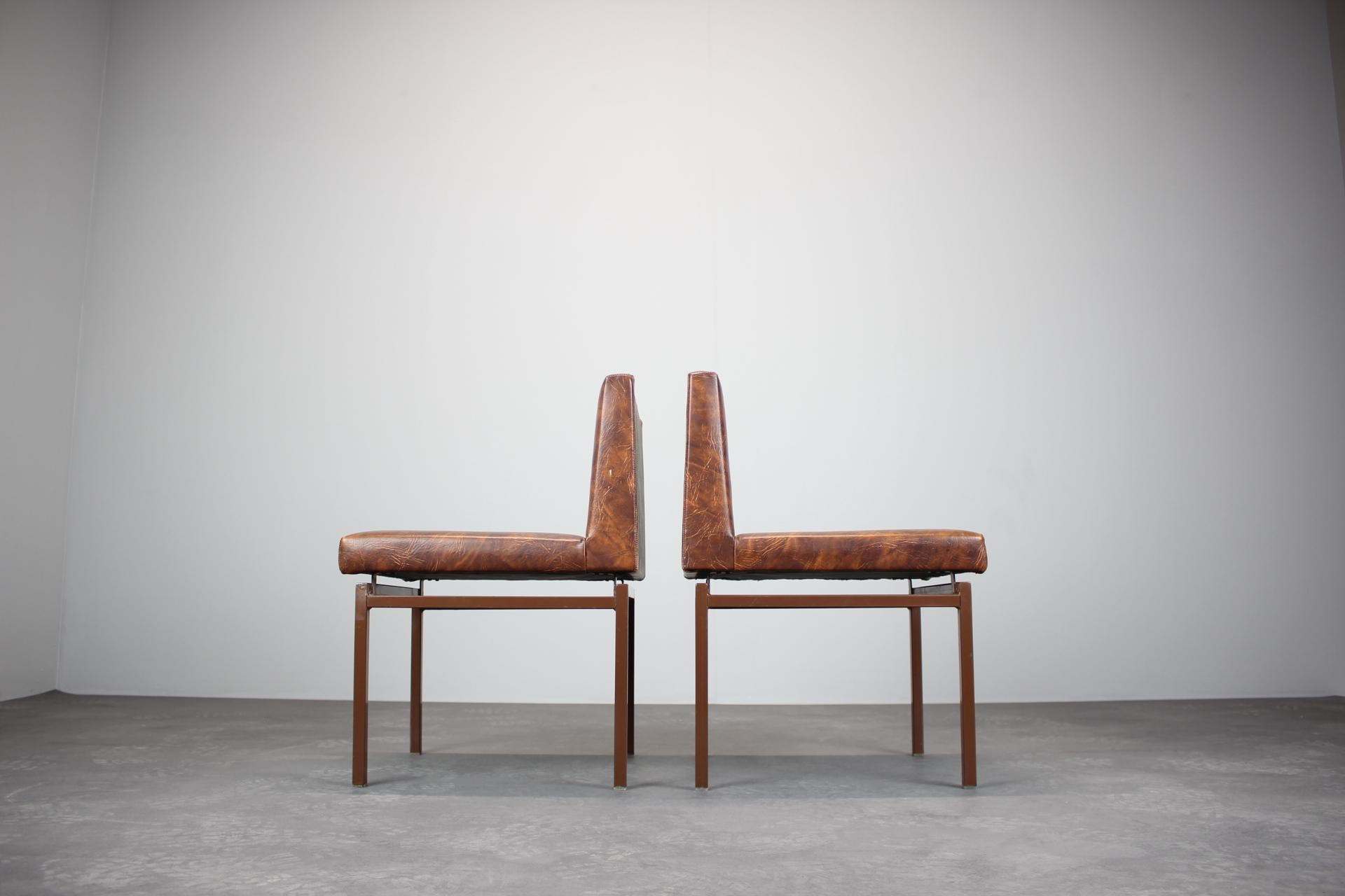 Satz von 5 Vintage-Stühlen von Kroměříž, 1984 (Metall) im Angebot