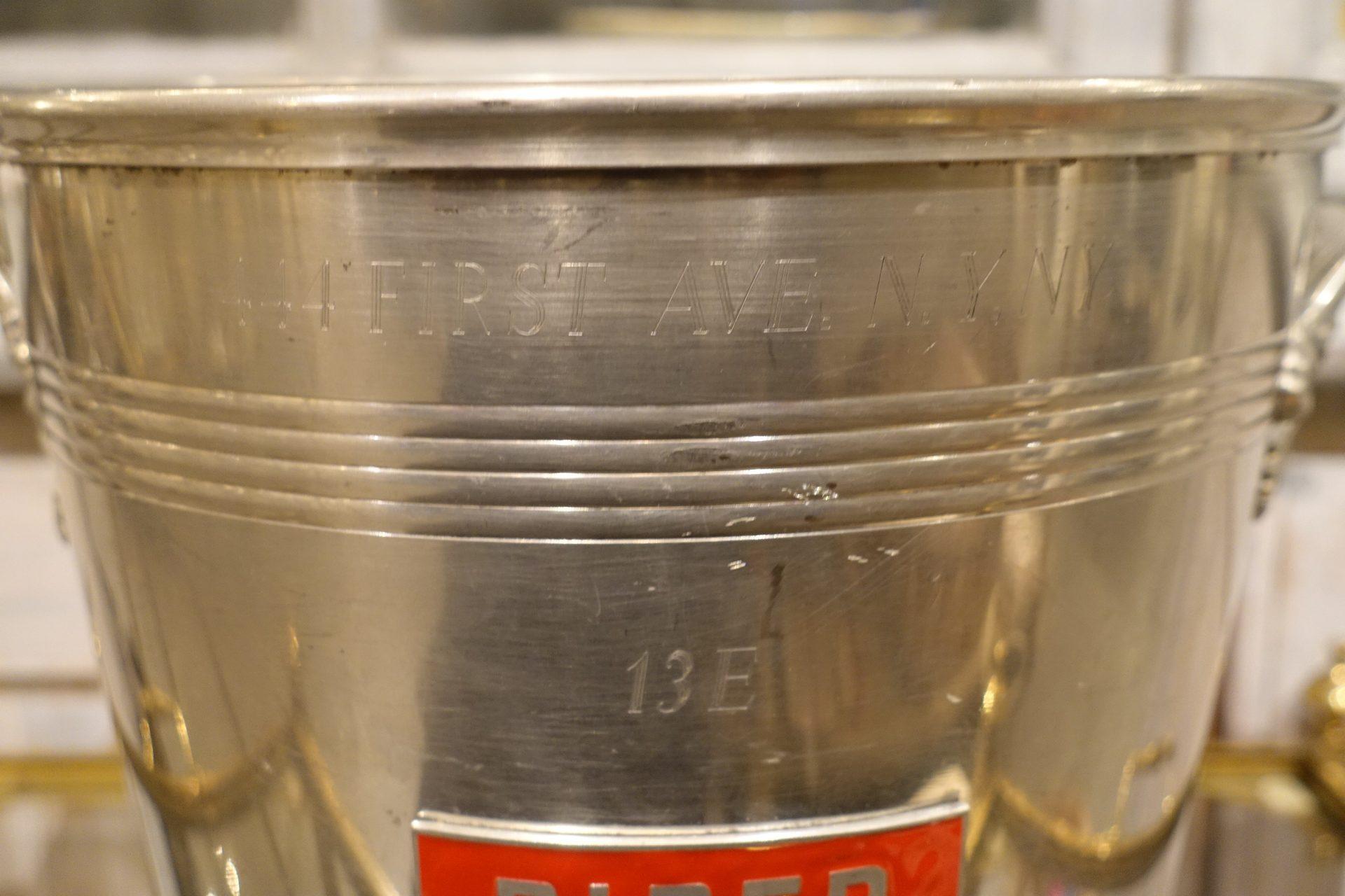 20ième siècle Rafraîchisseur à champagne du milieu du siècle:: Piper Heidsieck-Marilyn Monroe