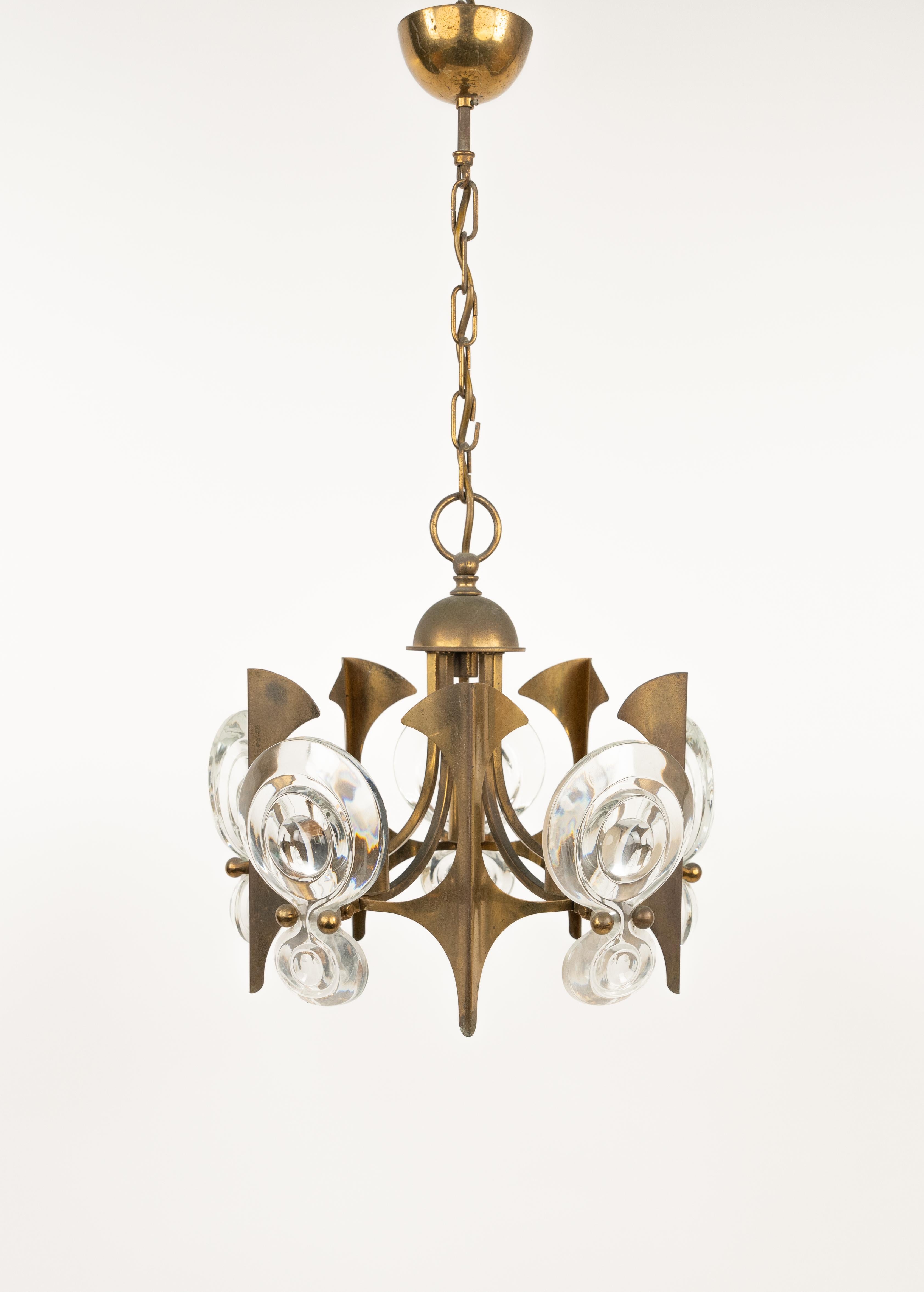 Midcentury Chandelier Brass and Glass by Oscar Torlasco, Italy 1960s For Sale 4