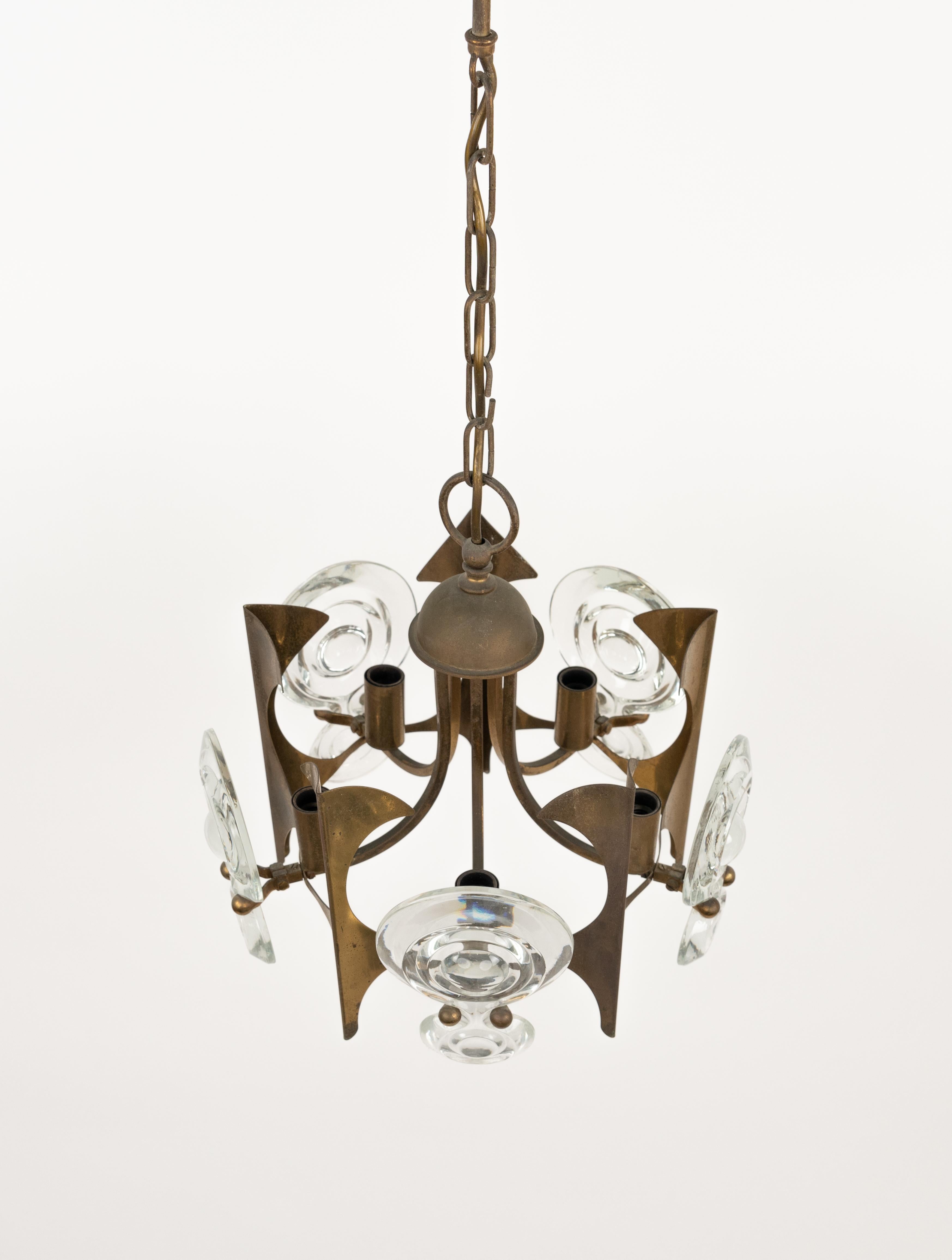 Midcentury Chandelier Brass and Glass by Oscar Torlasco, Italy 1960s In Good Condition For Sale In Rome, IT