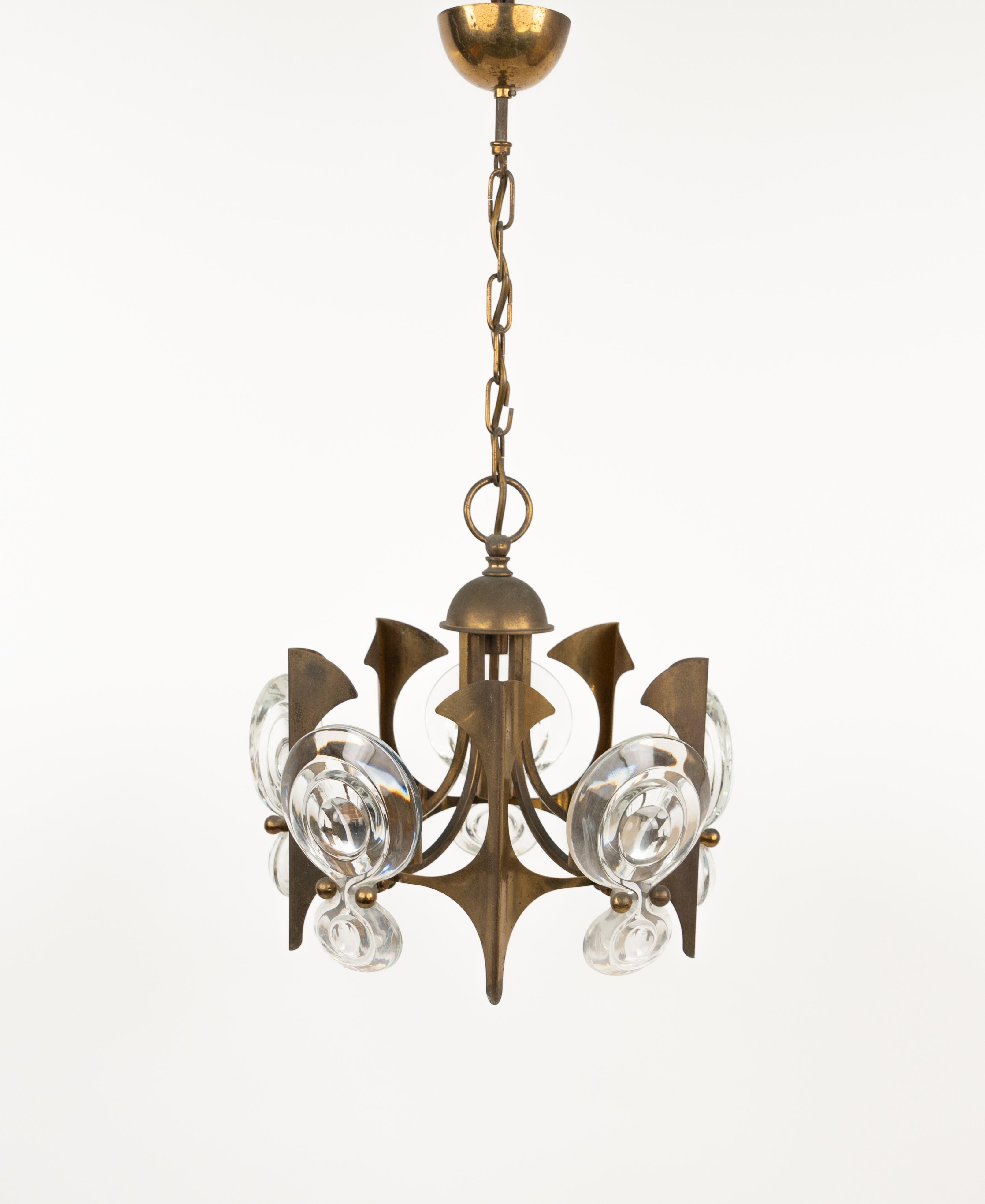 Metal Midcentury Chandelier Brass and Glass by Oscar Torlasco, Italy 1960s For Sale