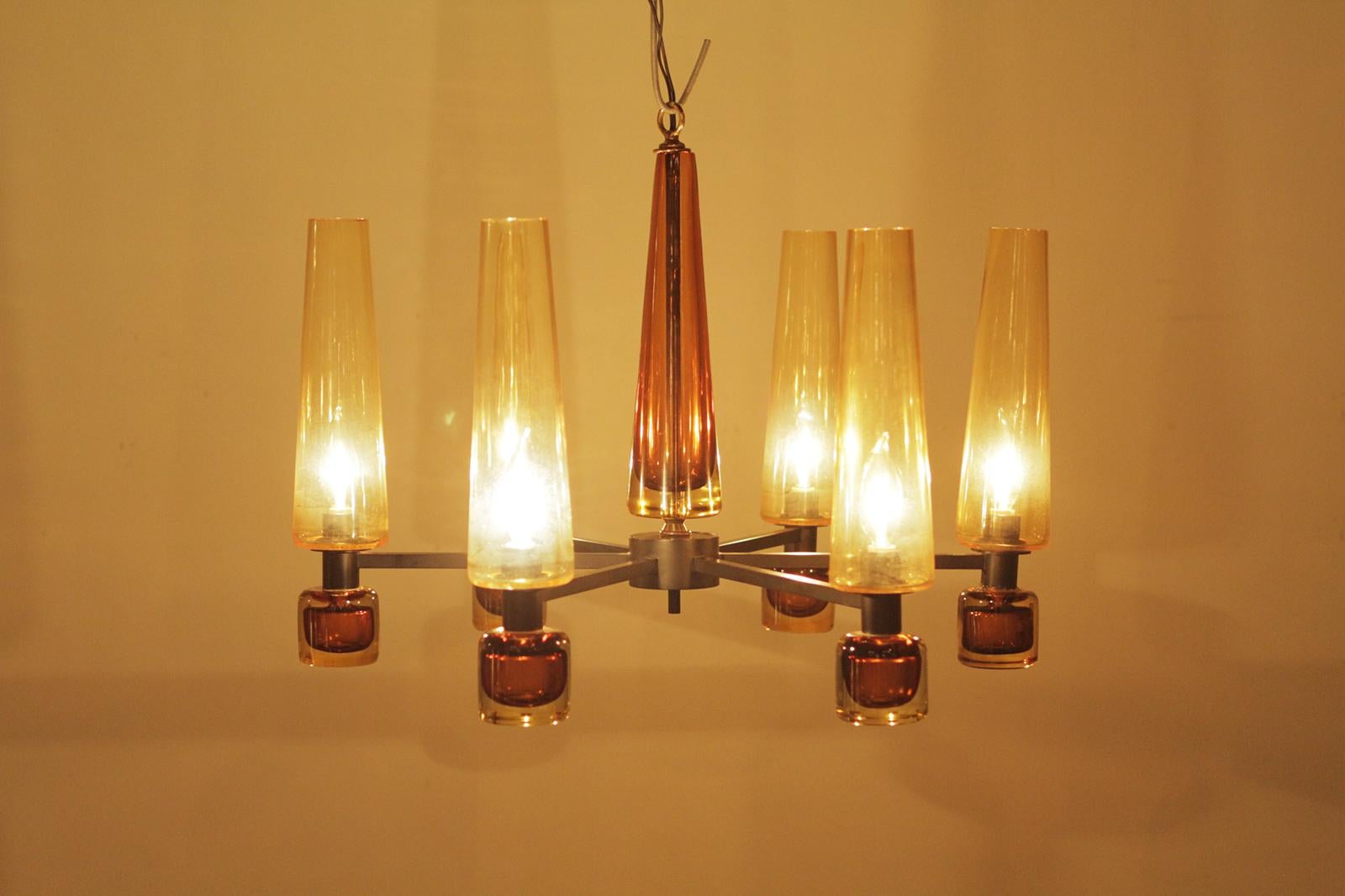 Mid-Century Modern Chandelier By SEGUSO VETRI d'ARTE, circa 1958 (Sommerso + Rose Brass) 
Dimensions: 18.5” H x 25” D.