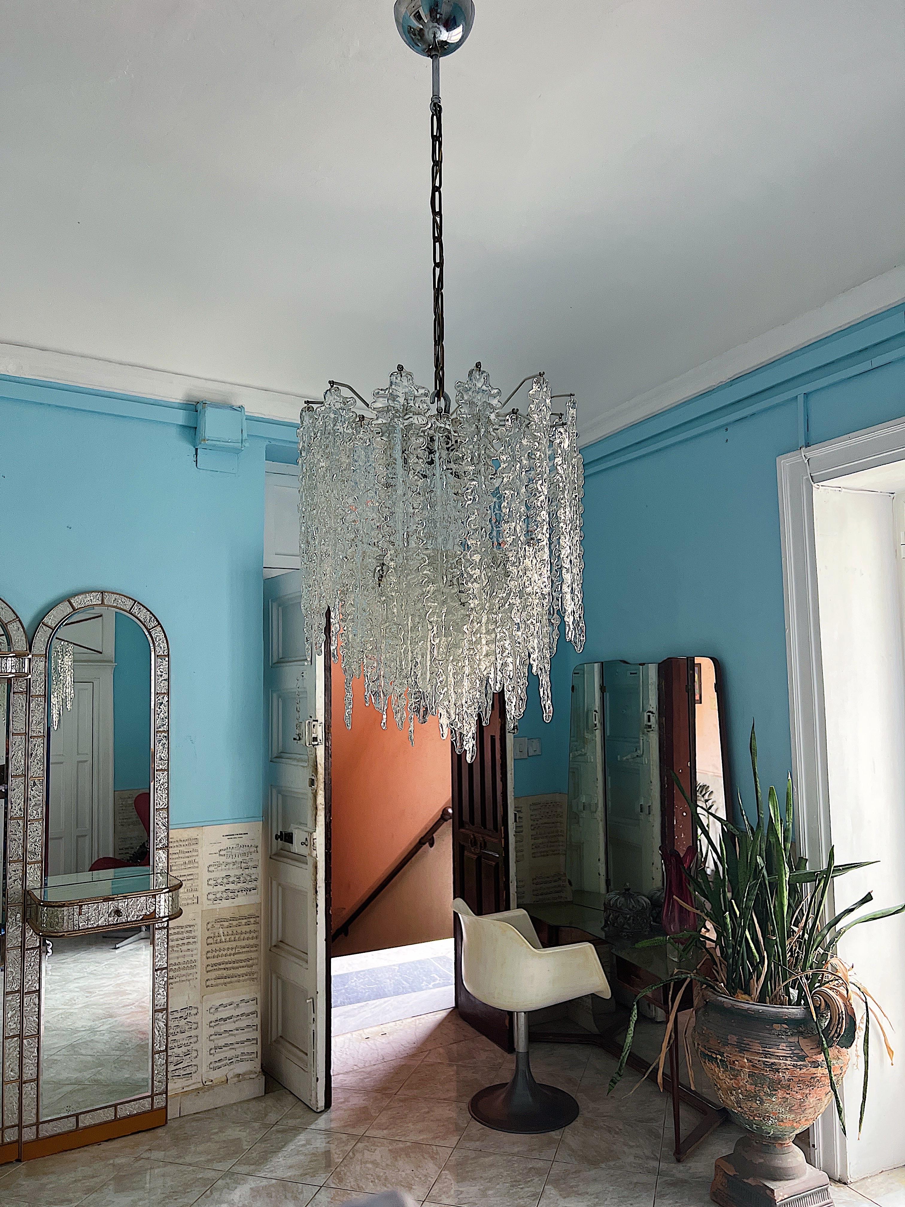 Mid-Century Modern Midcentury Chandelier by Venini, 1960s from the Alga Series For Sale