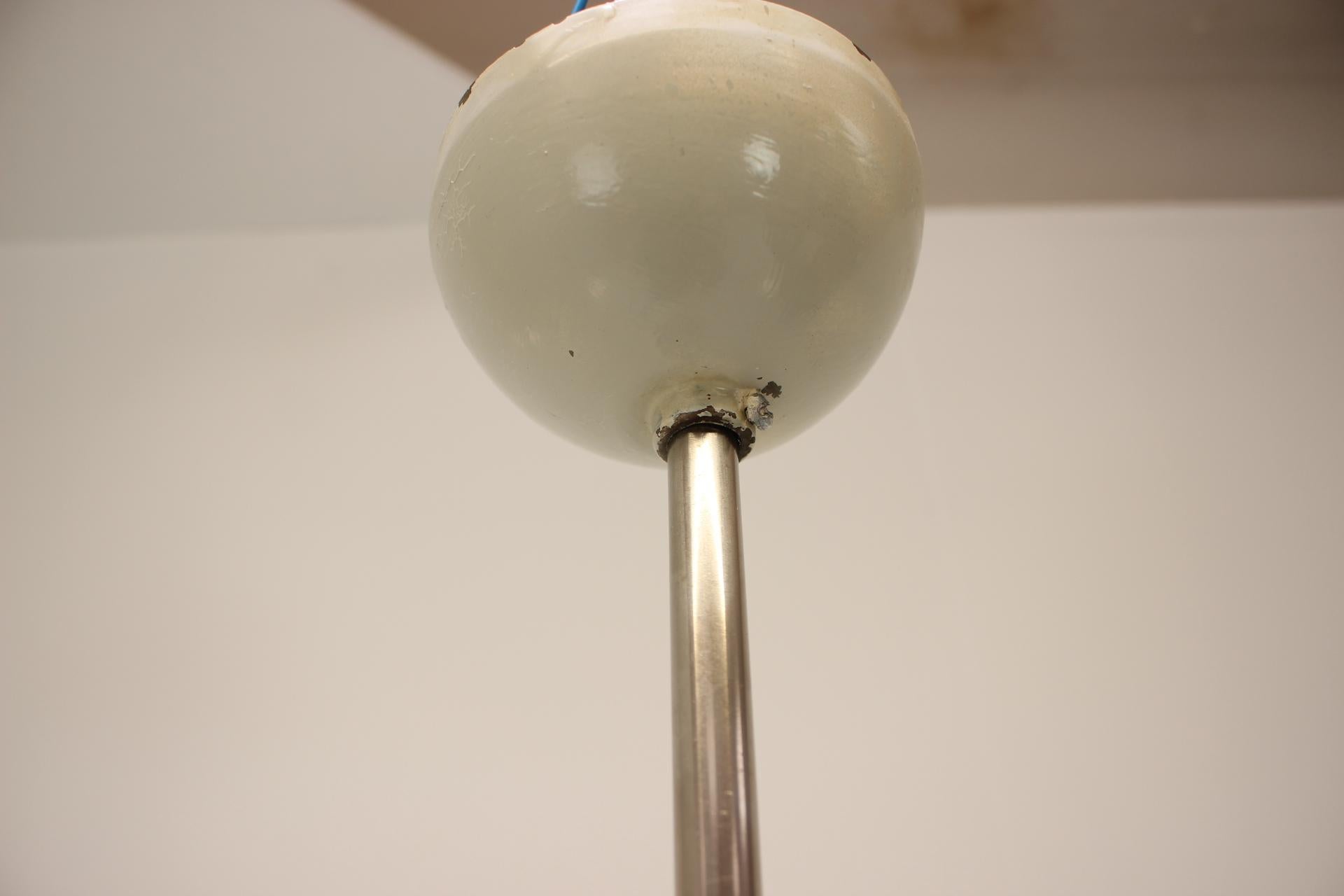 Metà XX secolo Lampadario del Medioevo, Cecoslovacchia, anni '1950 in vendita
