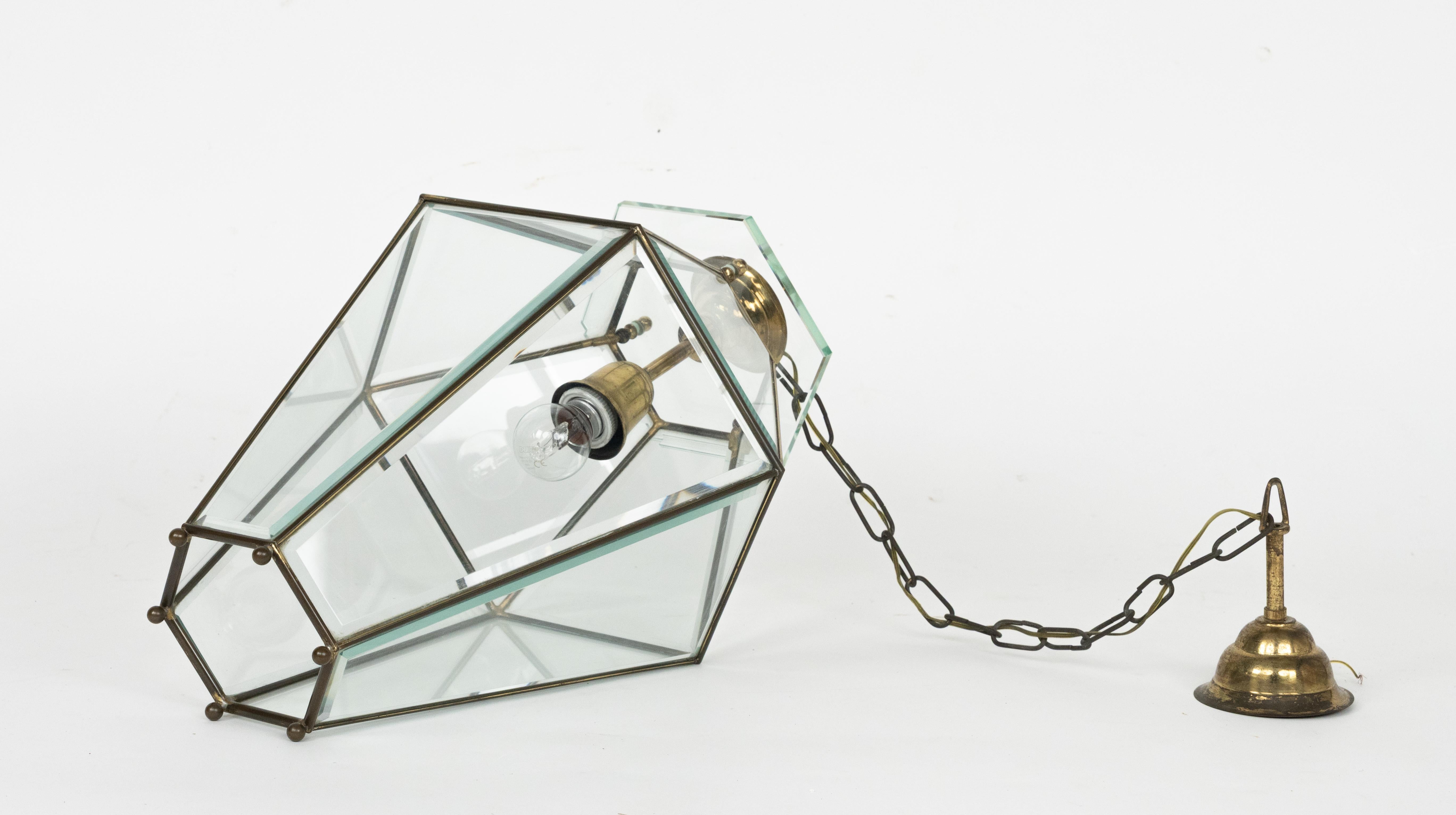 Araña de mediados de siglo en latón y cristal biselado Estilo Adolf Loos, Italia Años 50 en venta 3