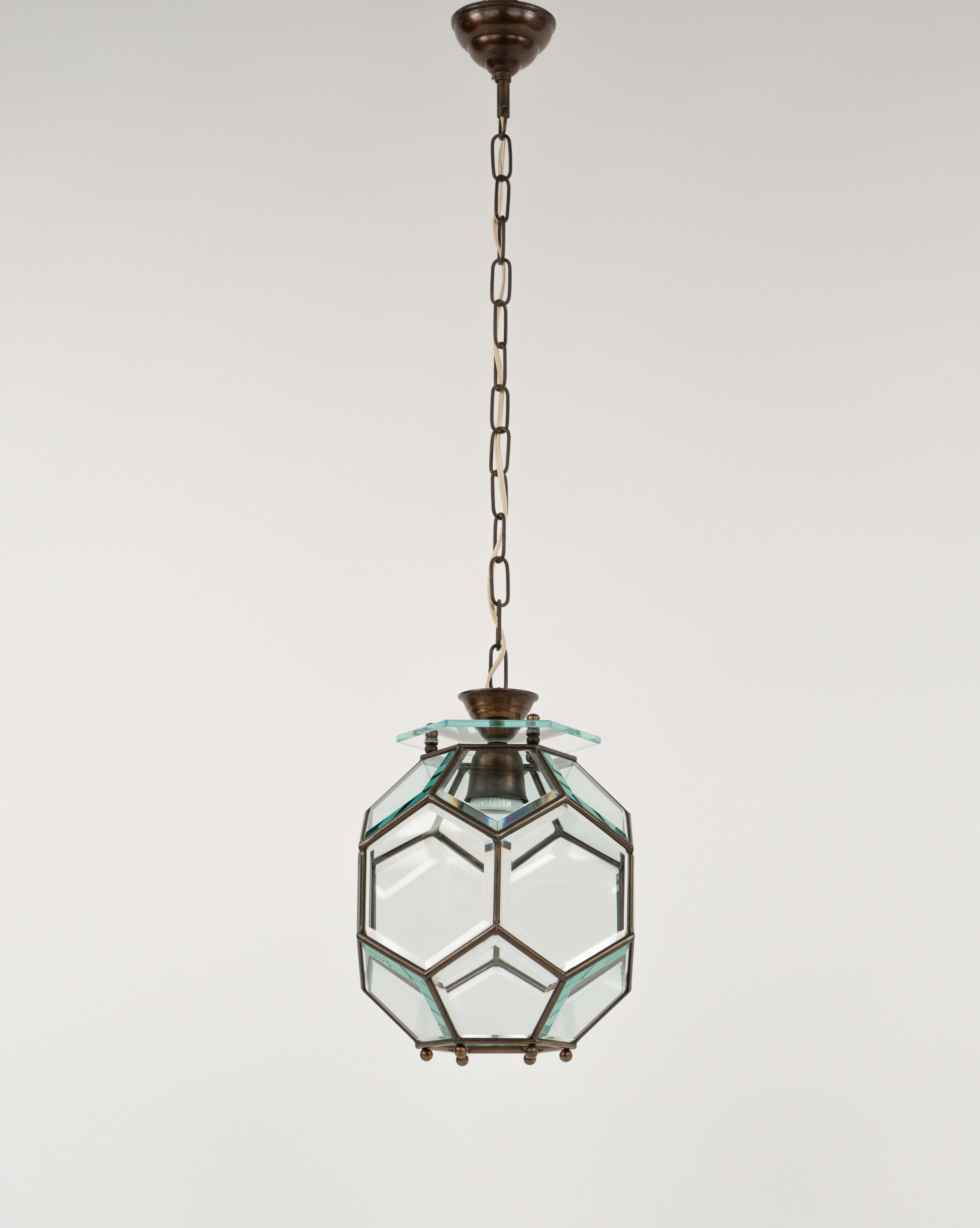 Midcentury Chandelier in Brass and Beveled Glass Adolf Loos Style, Italy 1950s For Sale 4