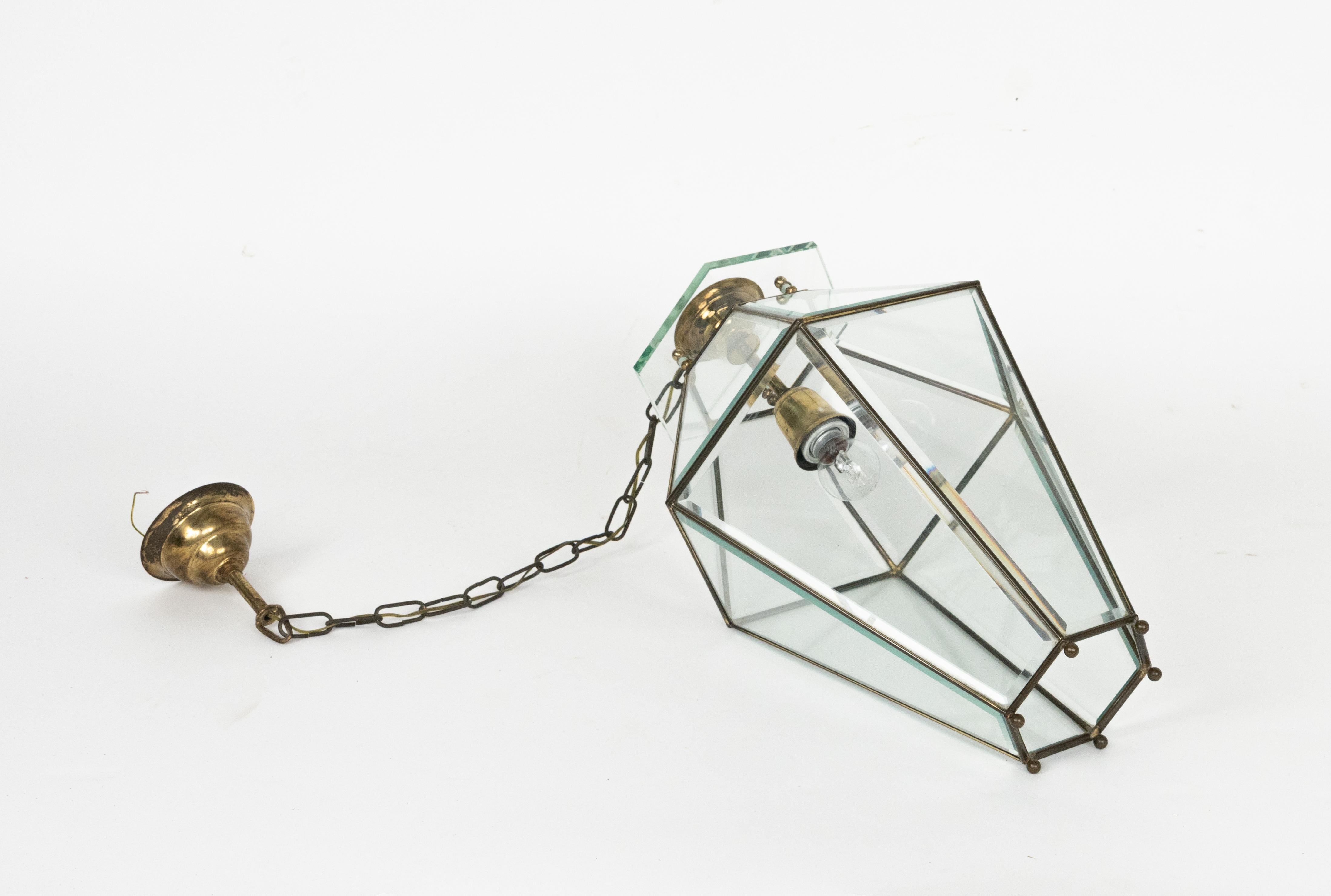 Araña de mediados de siglo en latón y cristal biselado Estilo Adolf Loos, Italia Años 50 en venta 4