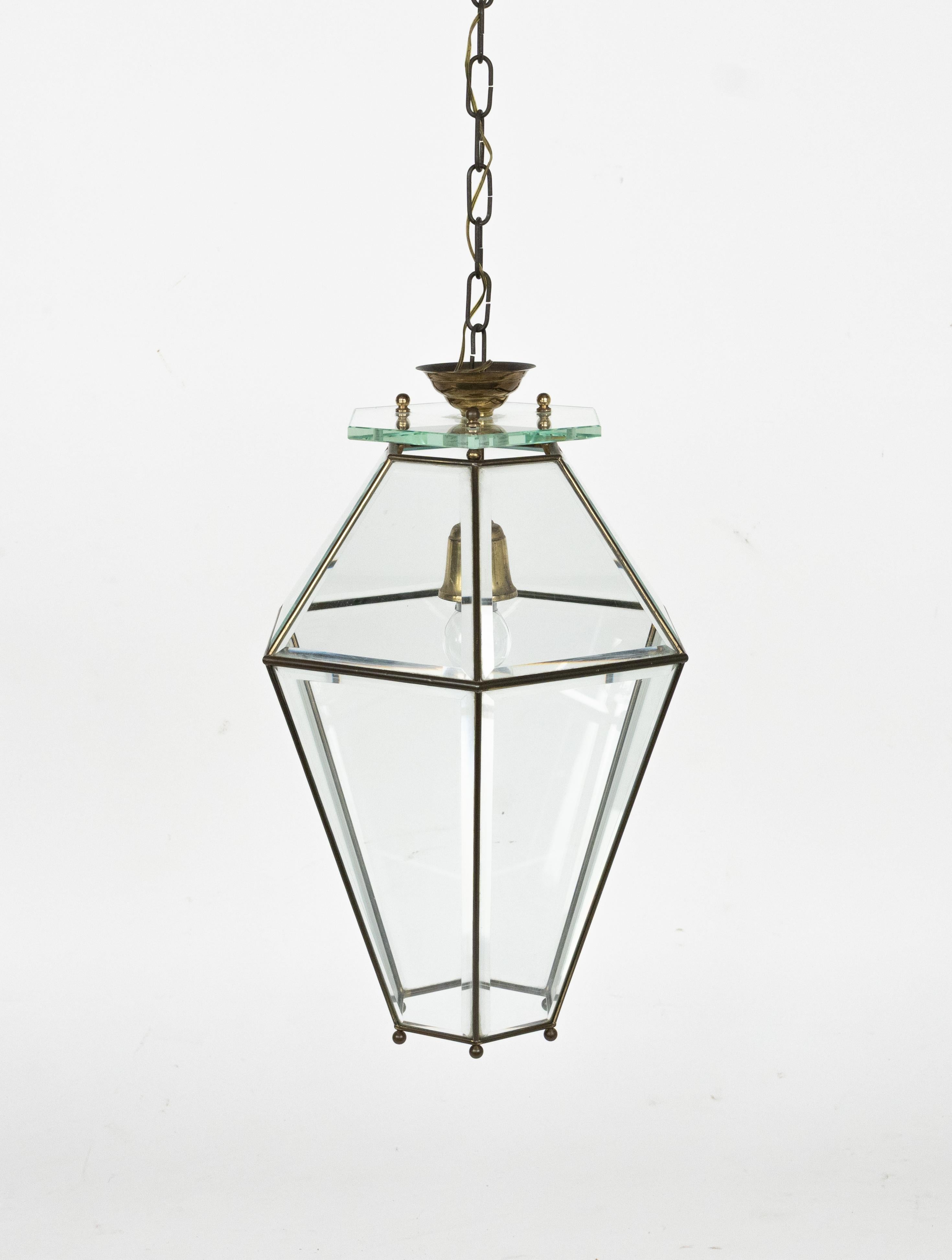 Araña de mediados de siglo en latón y cristal biselado Estilo Adolf Loos, Italia Años 50 en venta 5