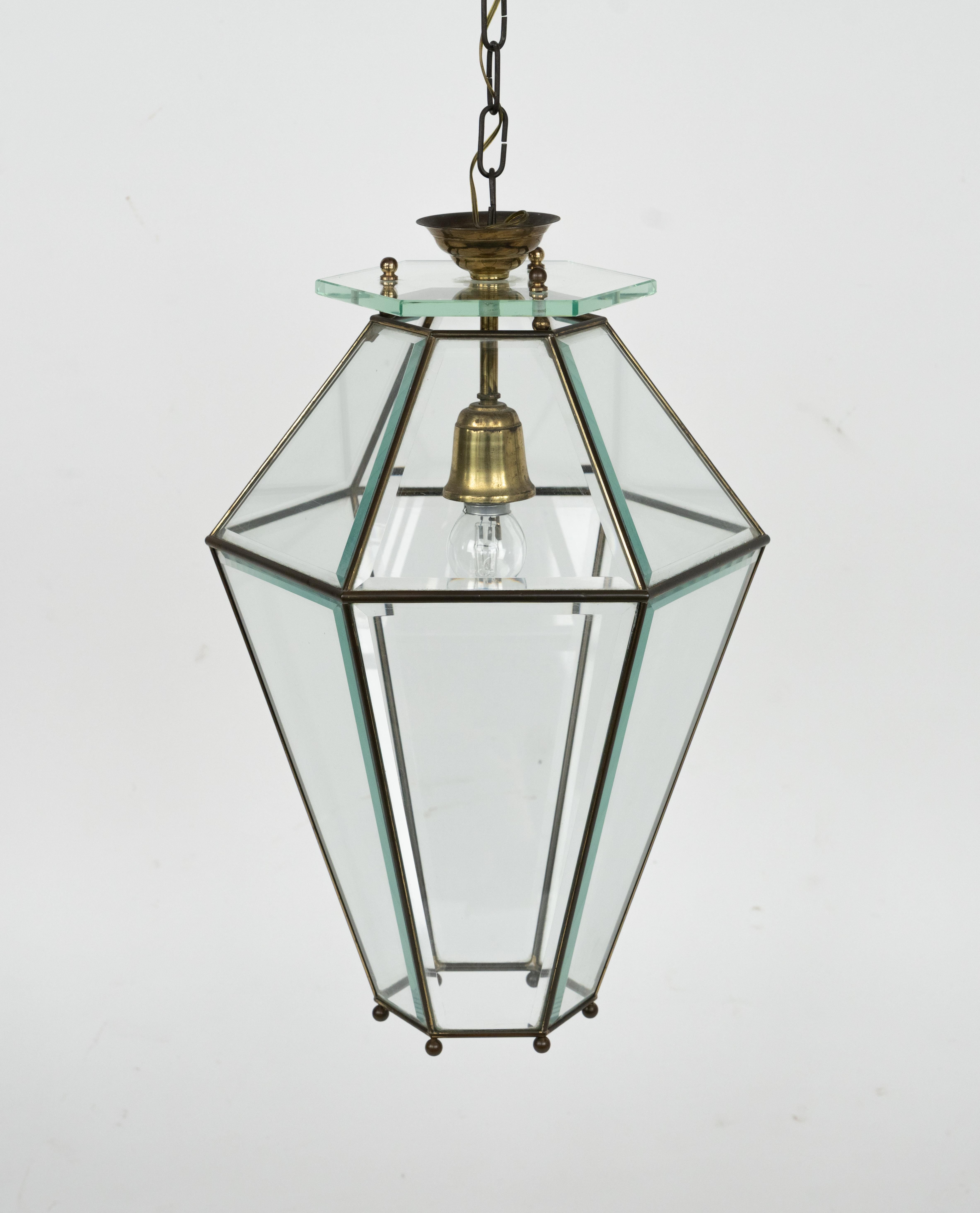 Araña de mediados de siglo en latón y cristal biselado Estilo Adolf Loos, Italia Años 50 mediados del siglo XX en venta