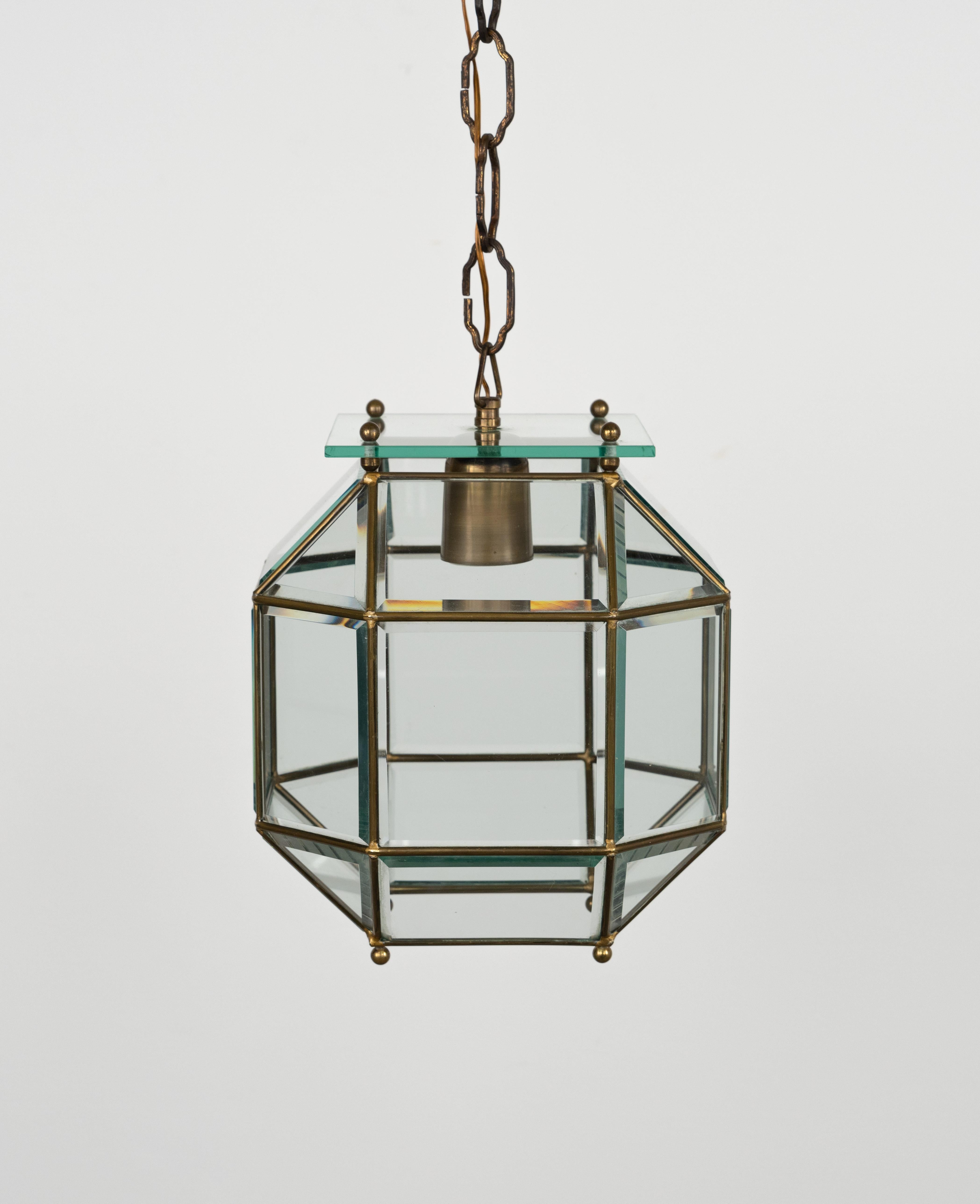 Midcentury Chandelier in Brass and Beveled Glass Adolf Loos Style, Italy 1950s For Sale 1