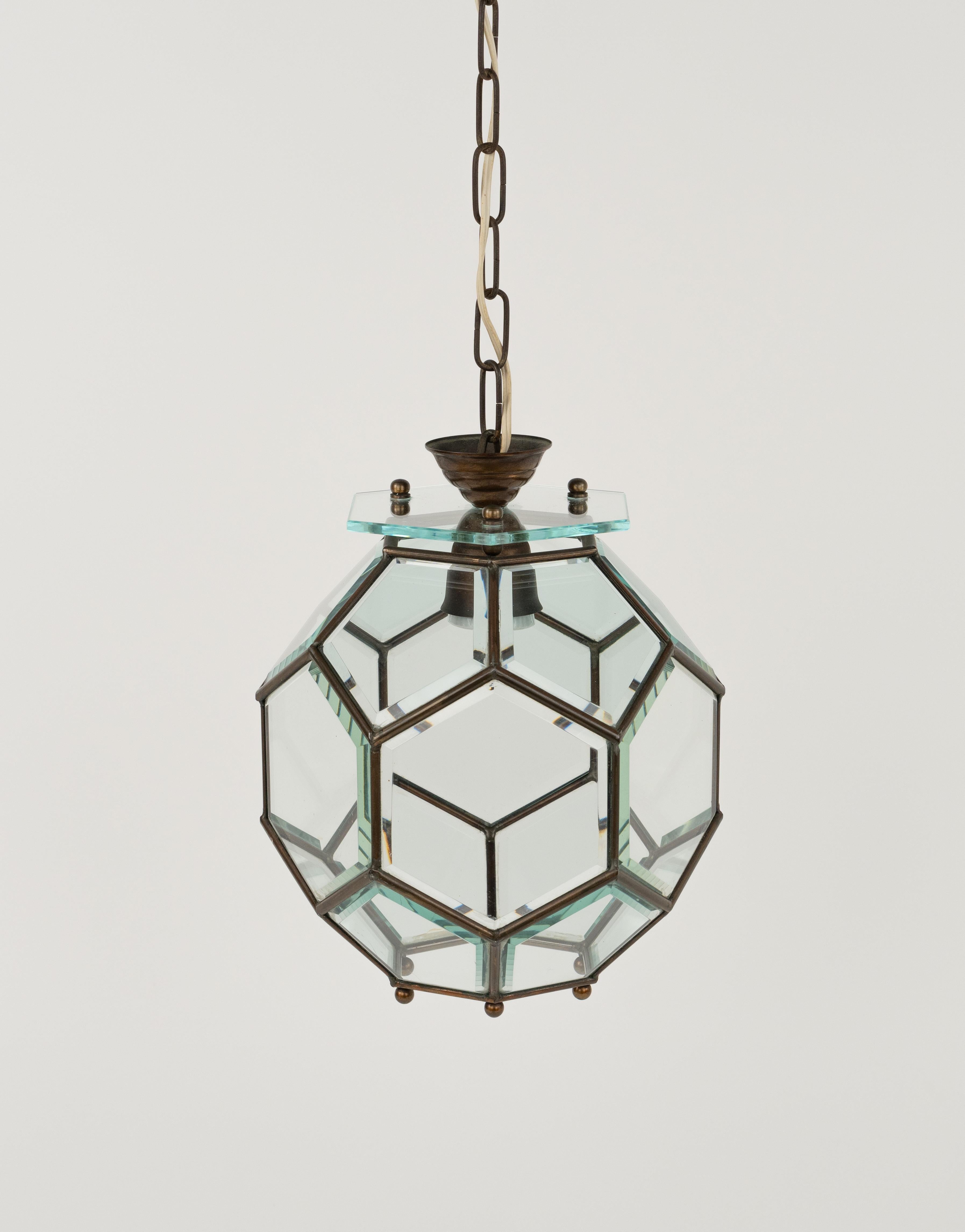 Midcentury Chandelier in Brass and Beveled Glass Adolf Loos Style, Italy 1950s For Sale 1