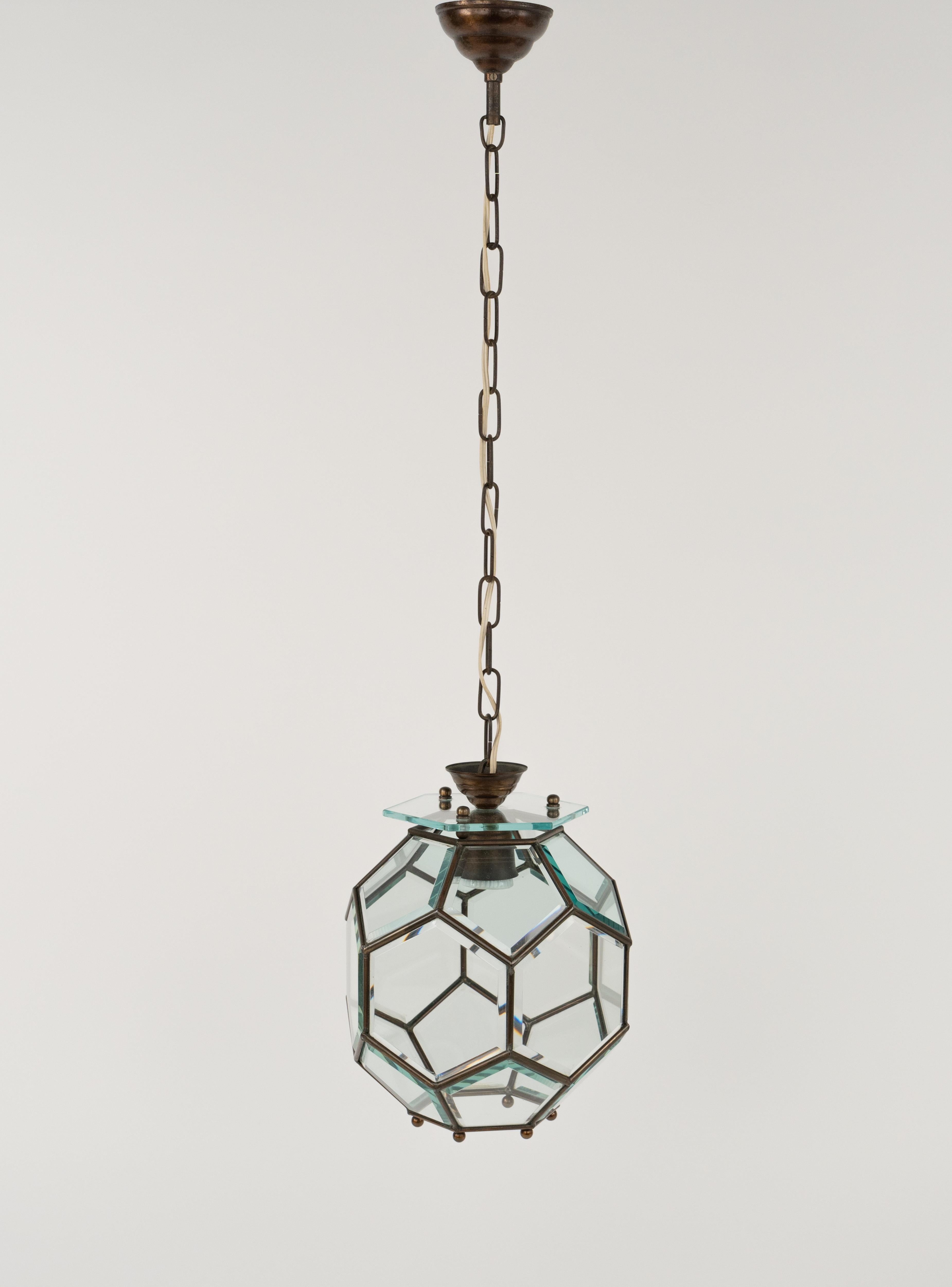 Midcentury Chandelier in Brass and Beveled Glass Adolf Loos Style, Italy 1950s For Sale 2