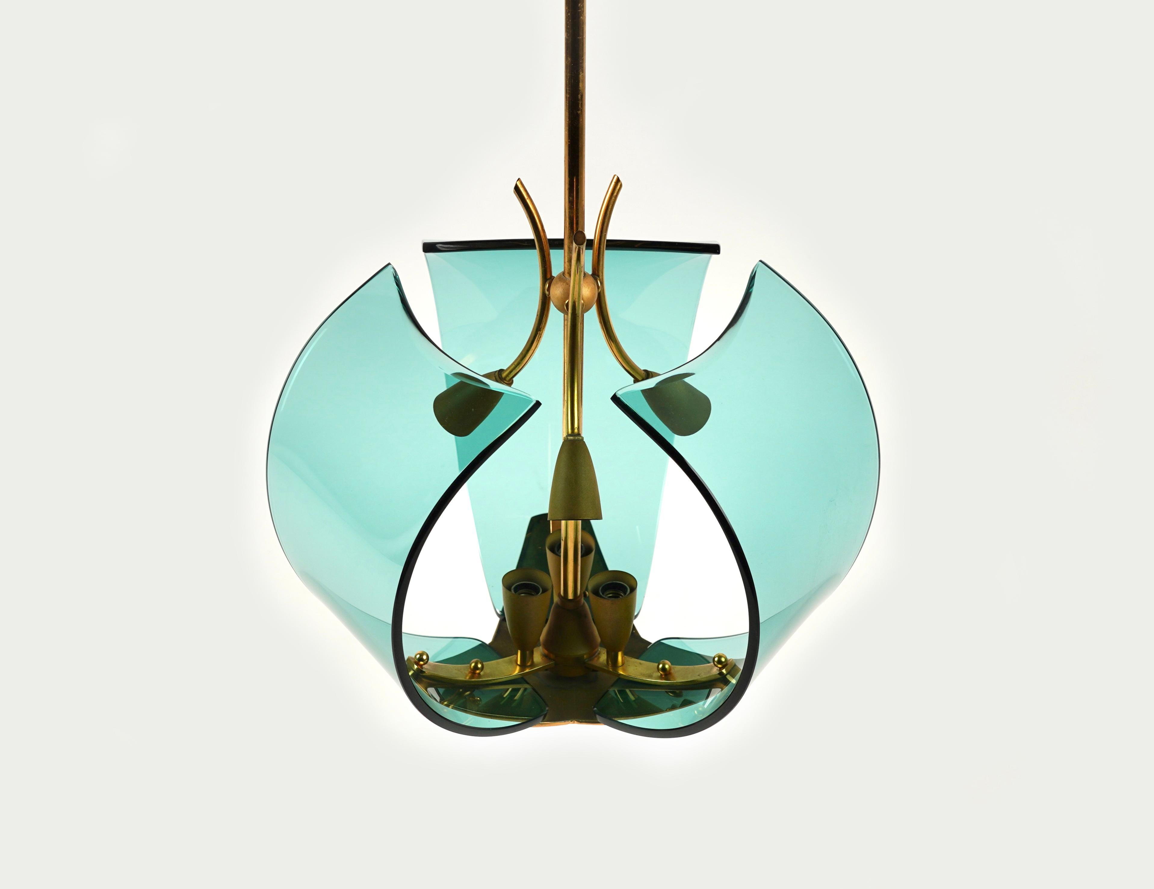 Midcentury Chandelier in Brass and Glass by Fontana Arte, Italy, 1950s In Good Condition For Sale In Rome, IT