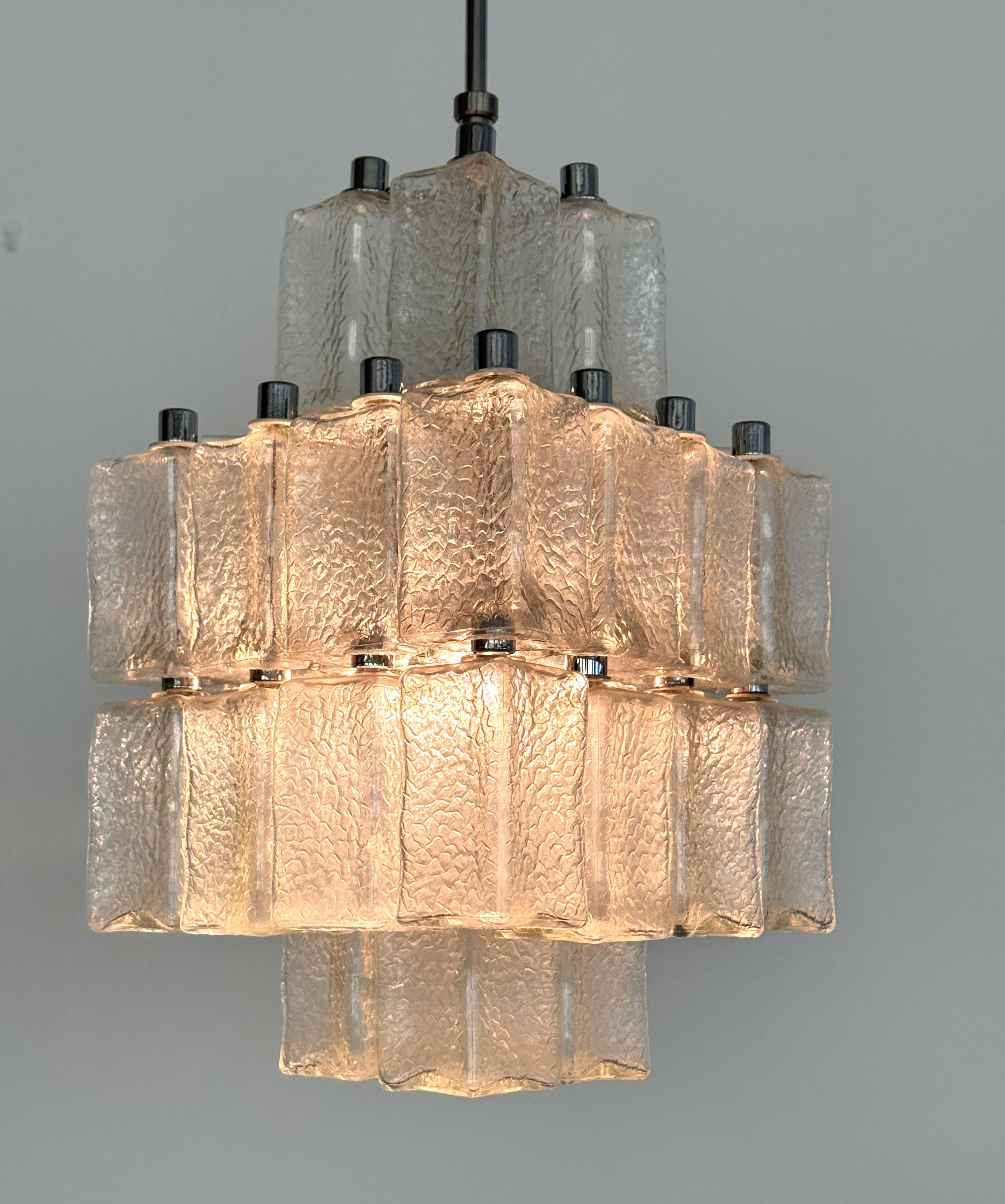 Lampadario di metà secolo in cromo e vetro testurizzato di Swiss BAG TURGI, anni '60 In condizioni buone in vendita a Morazzone, Varese