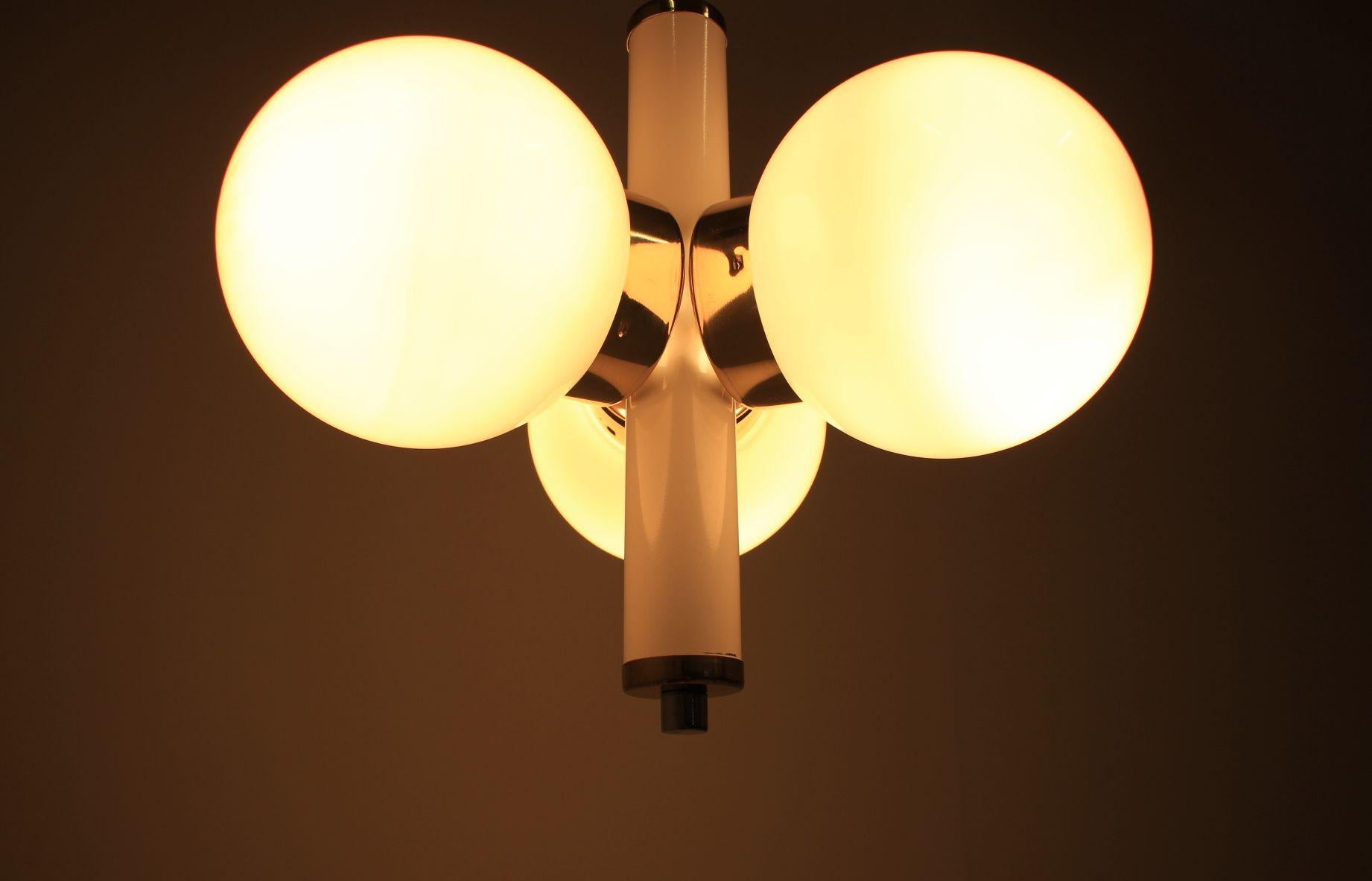 Laiton Lustre Spoutnik, Kamenicky Senov, 1970 en vente