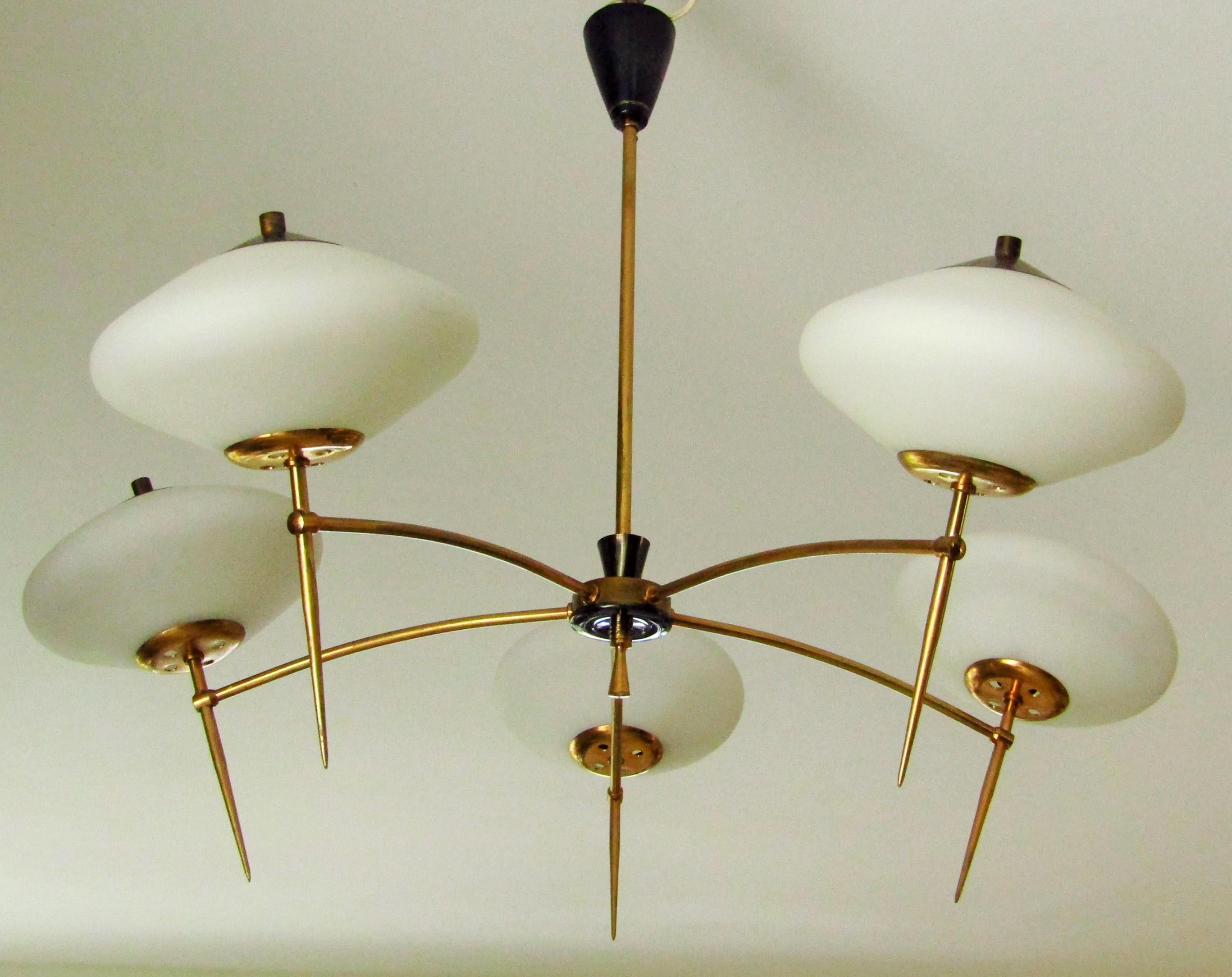 Midcentury chandelier Stilnovo, Italy 1950s. 5 glass shades, brass mount. Good vintage condition.

Free shipping anywhere in the world for this item!

 