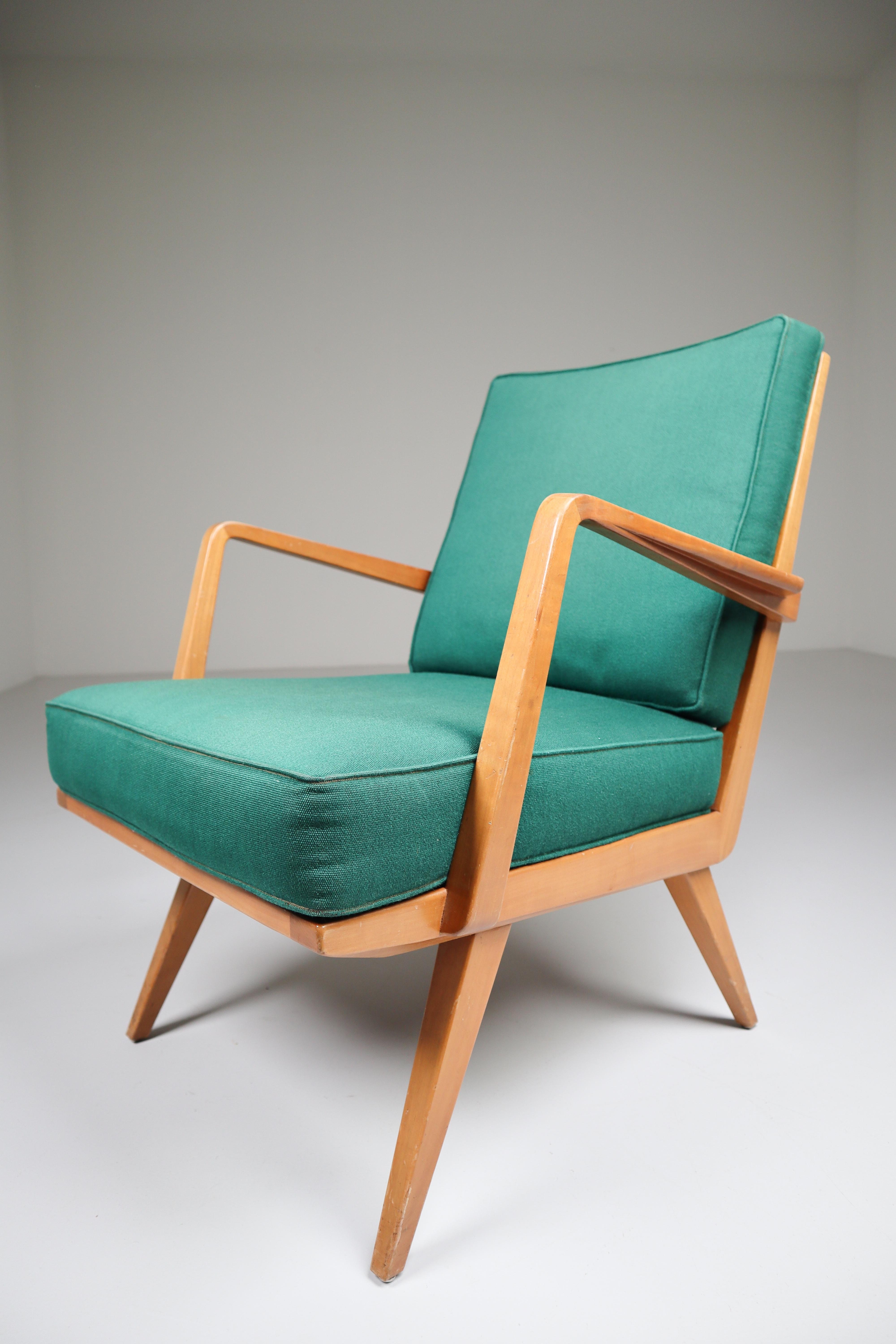 Midcentury armchair manufactured and designed by Walter Knoll 