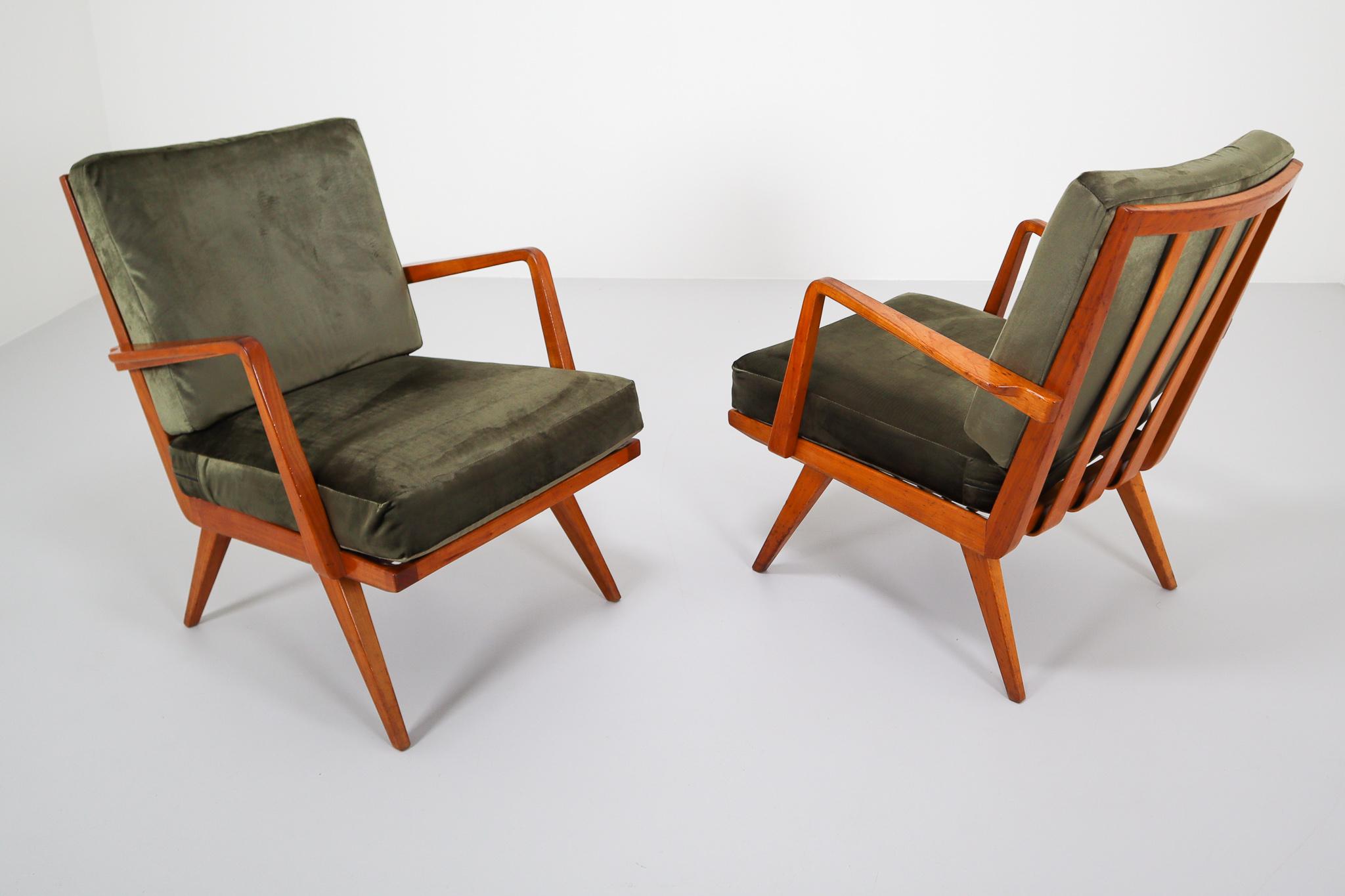 Incredible pair of two midcentury armchairs manufactured and designed by Walter Knoll 